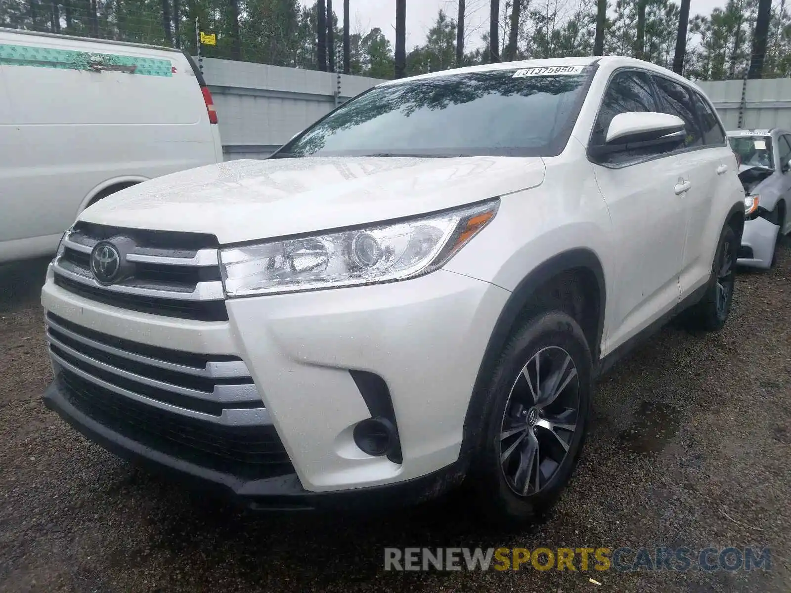 2 Photograph of a damaged car 5TDZARFH2KS047844 TOYOTA HIGHLANDER 2019