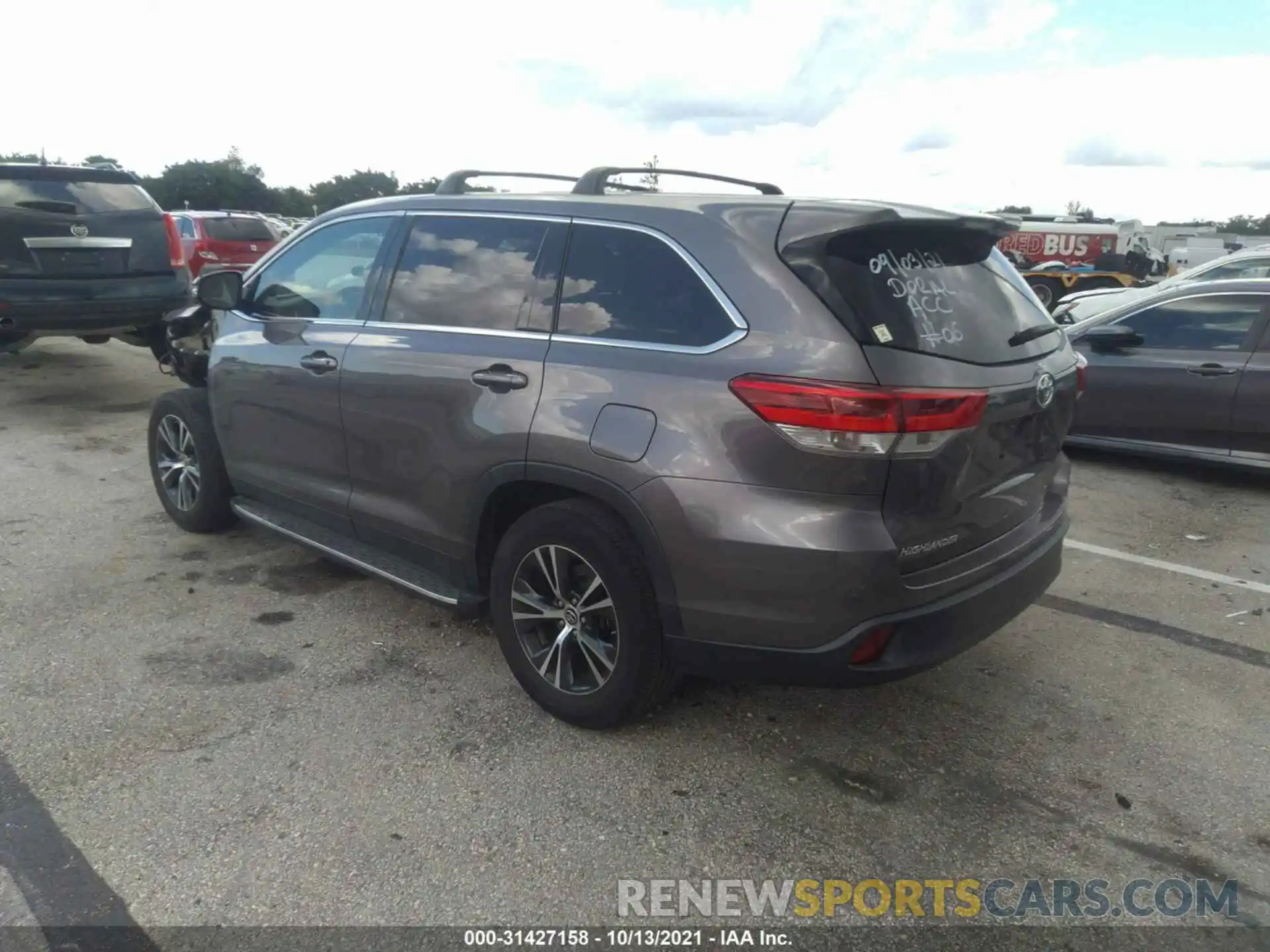 3 Фотография поврежденного автомобиля 5TDZARFH2KS048394 TOYOTA HIGHLANDER 2019