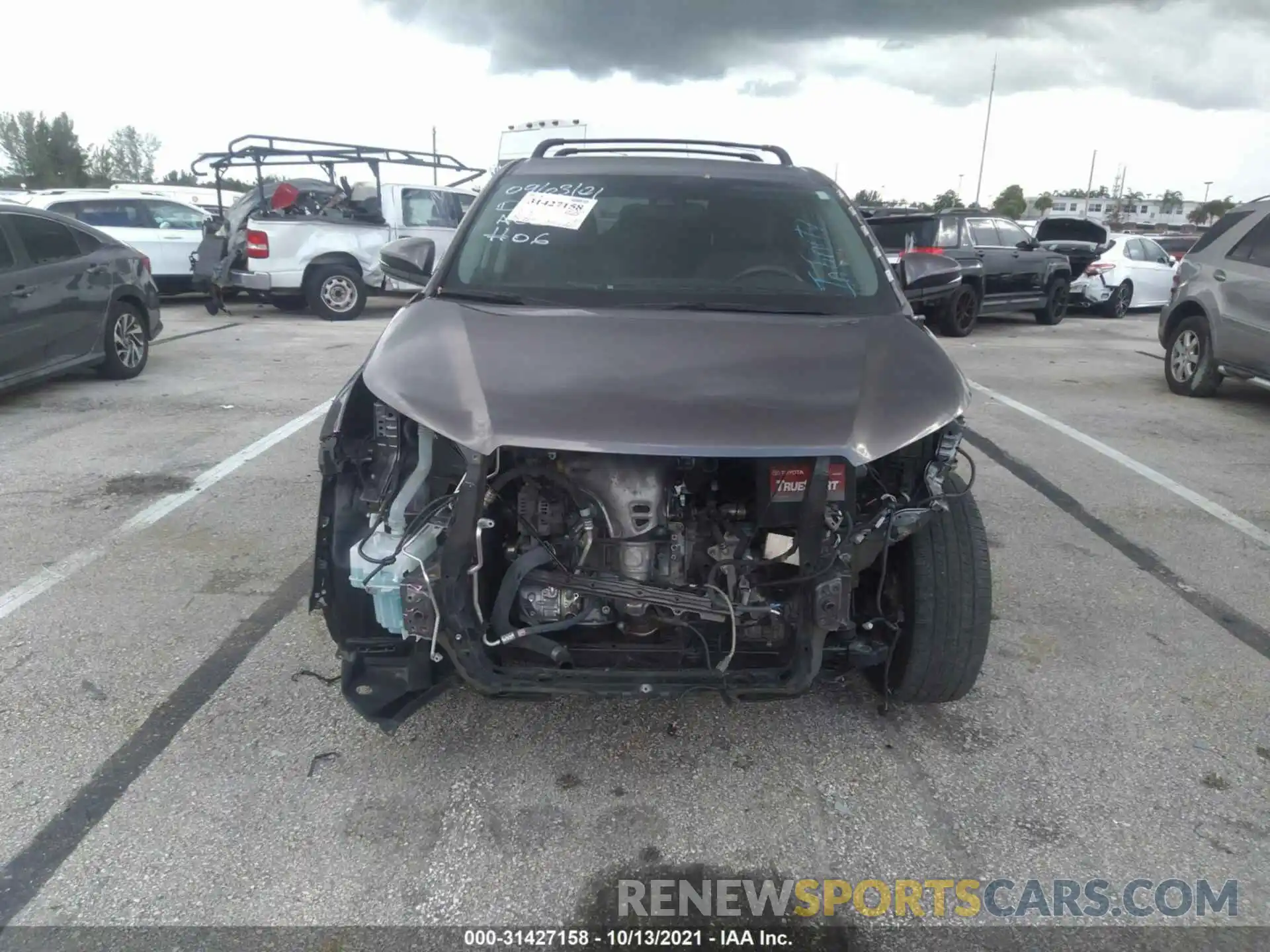 6 Photograph of a damaged car 5TDZARFH2KS048394 TOYOTA HIGHLANDER 2019