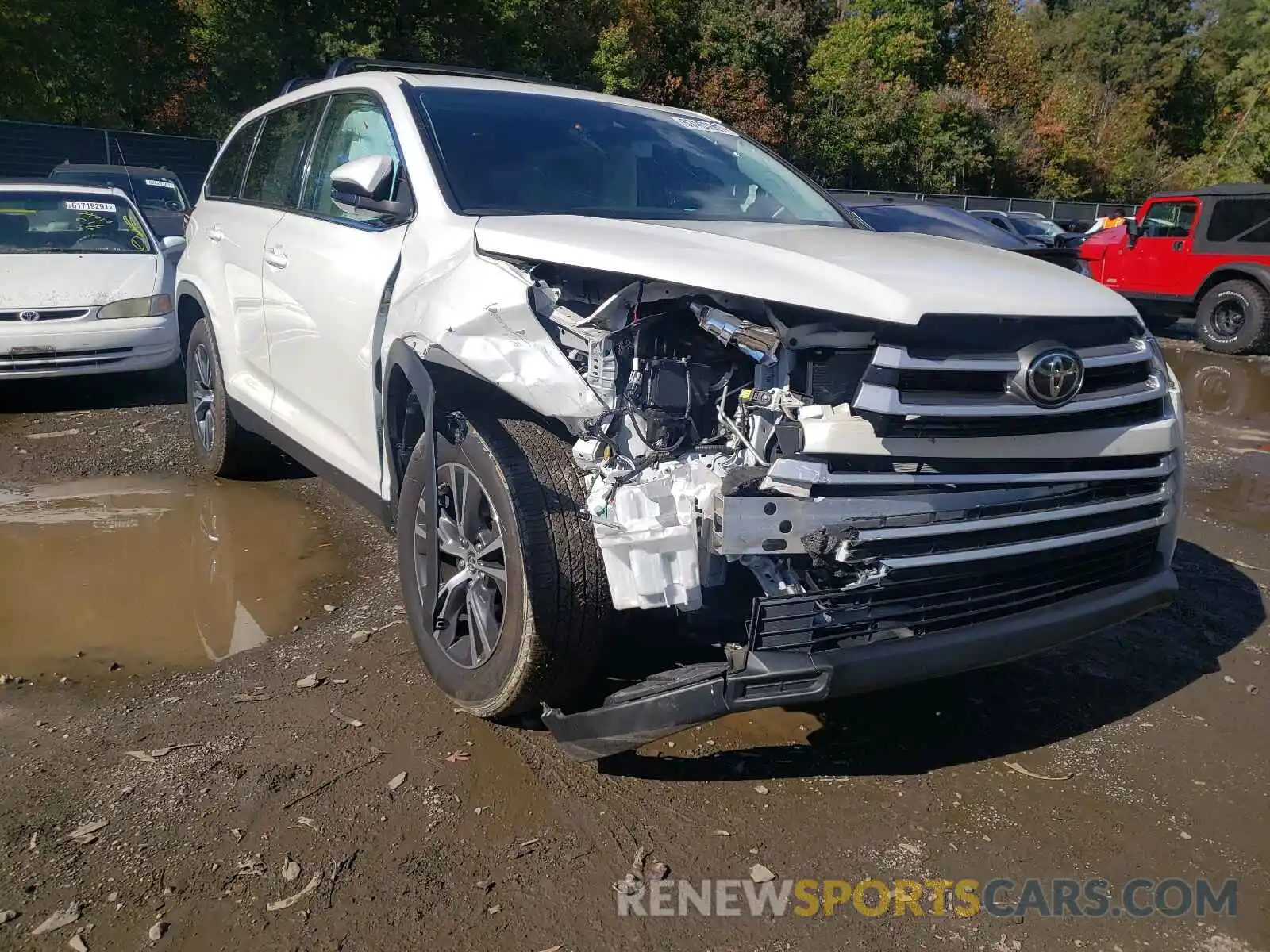 1 Photograph of a damaged car 5TDZARFH2KS049447 TOYOTA HIGHLANDER 2019