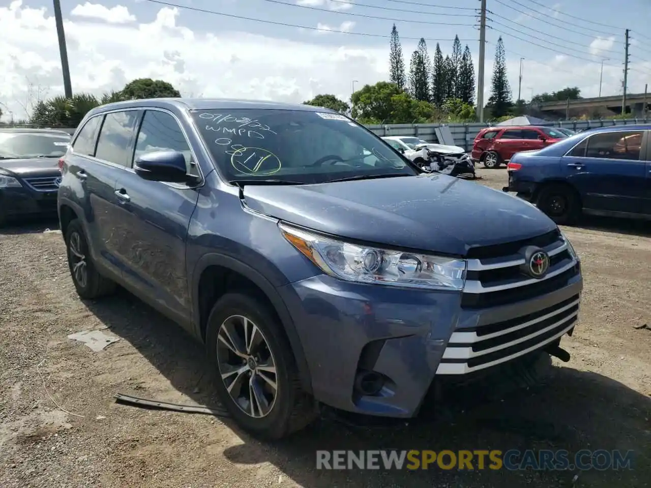 1 Photograph of a damaged car 5TDZARFH2KS050811 TOYOTA HIGHLANDER 2019