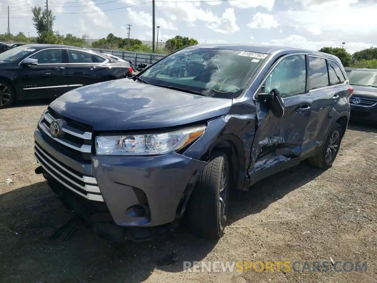 2 Photograph of a damaged car 5TDZARFH2KS050811 TOYOTA HIGHLANDER 2019