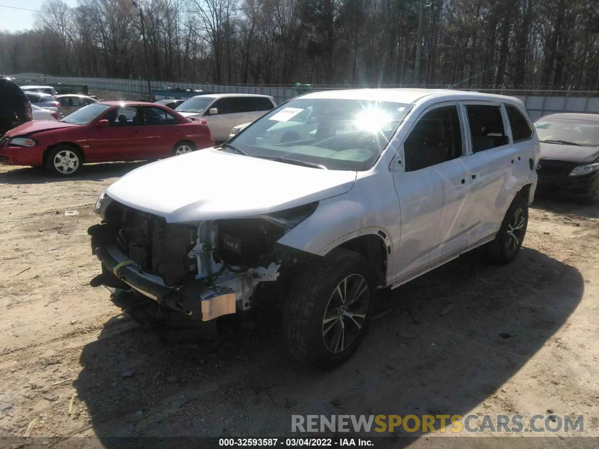 2 Photograph of a damaged car 5TDZARFH2KS051540 TOYOTA HIGHLANDER 2019