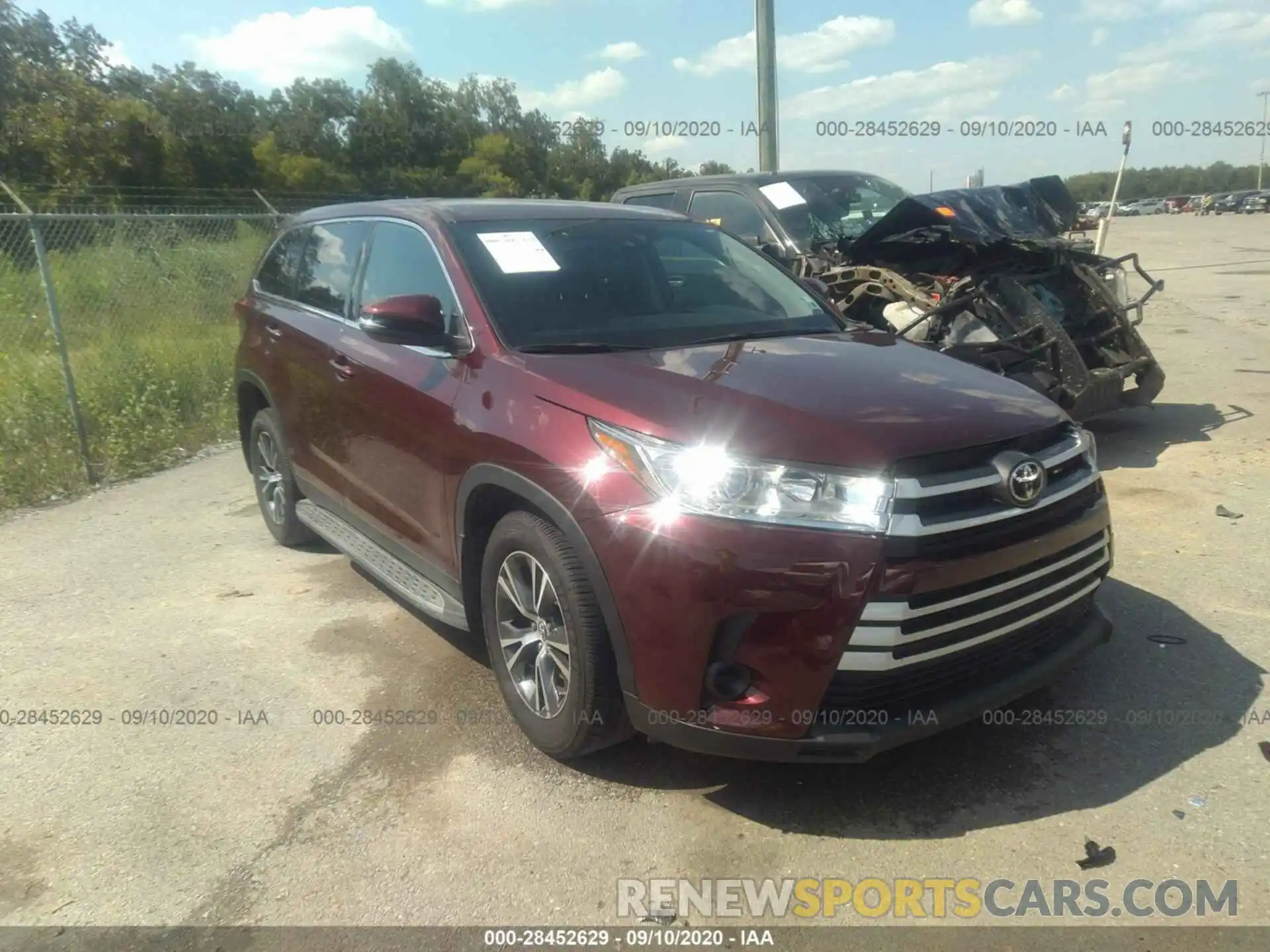 1 Photograph of a damaged car 5TDZARFH2KS053353 TOYOTA HIGHLANDER 2019