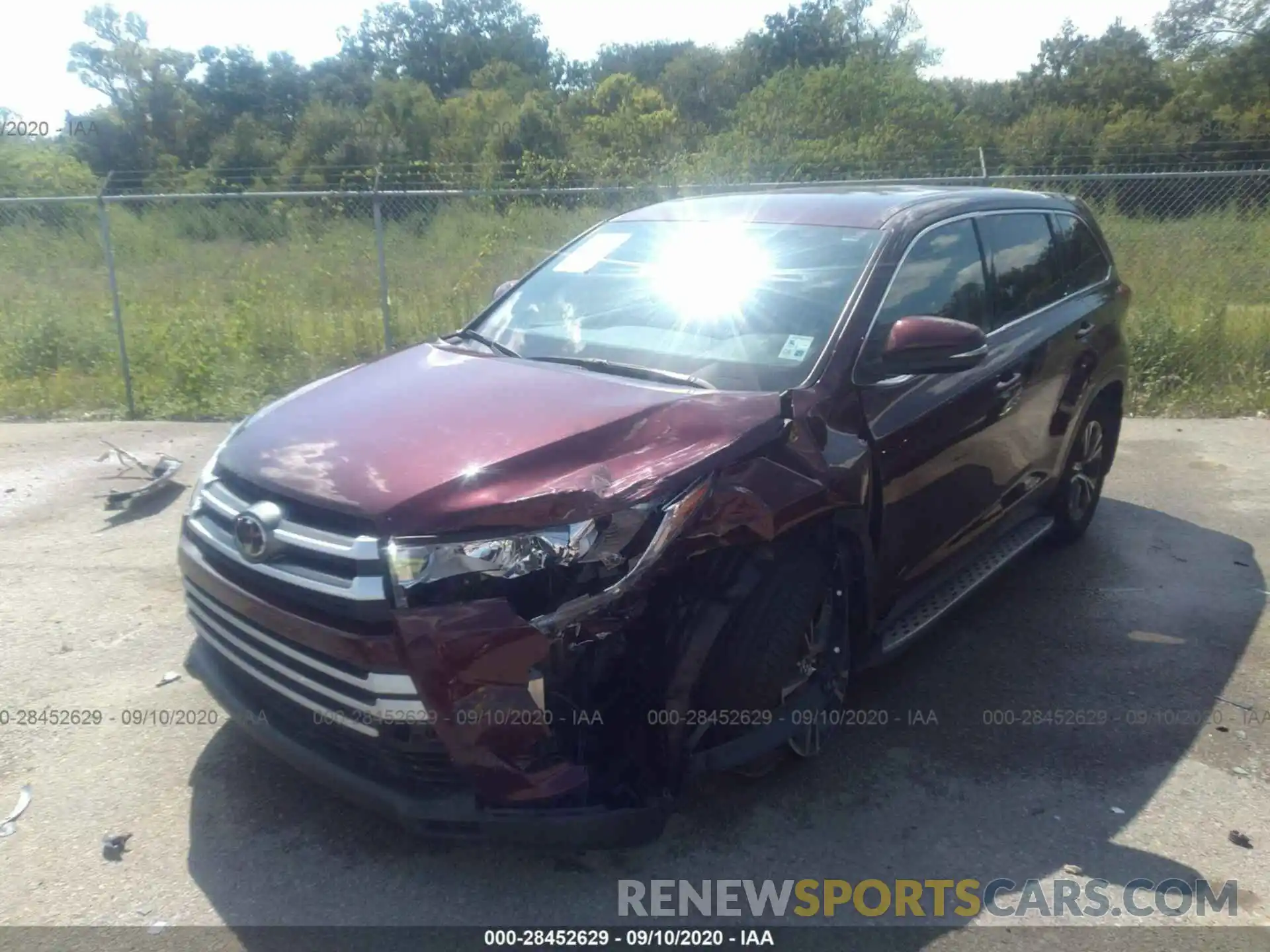 2 Photograph of a damaged car 5TDZARFH2KS053353 TOYOTA HIGHLANDER 2019