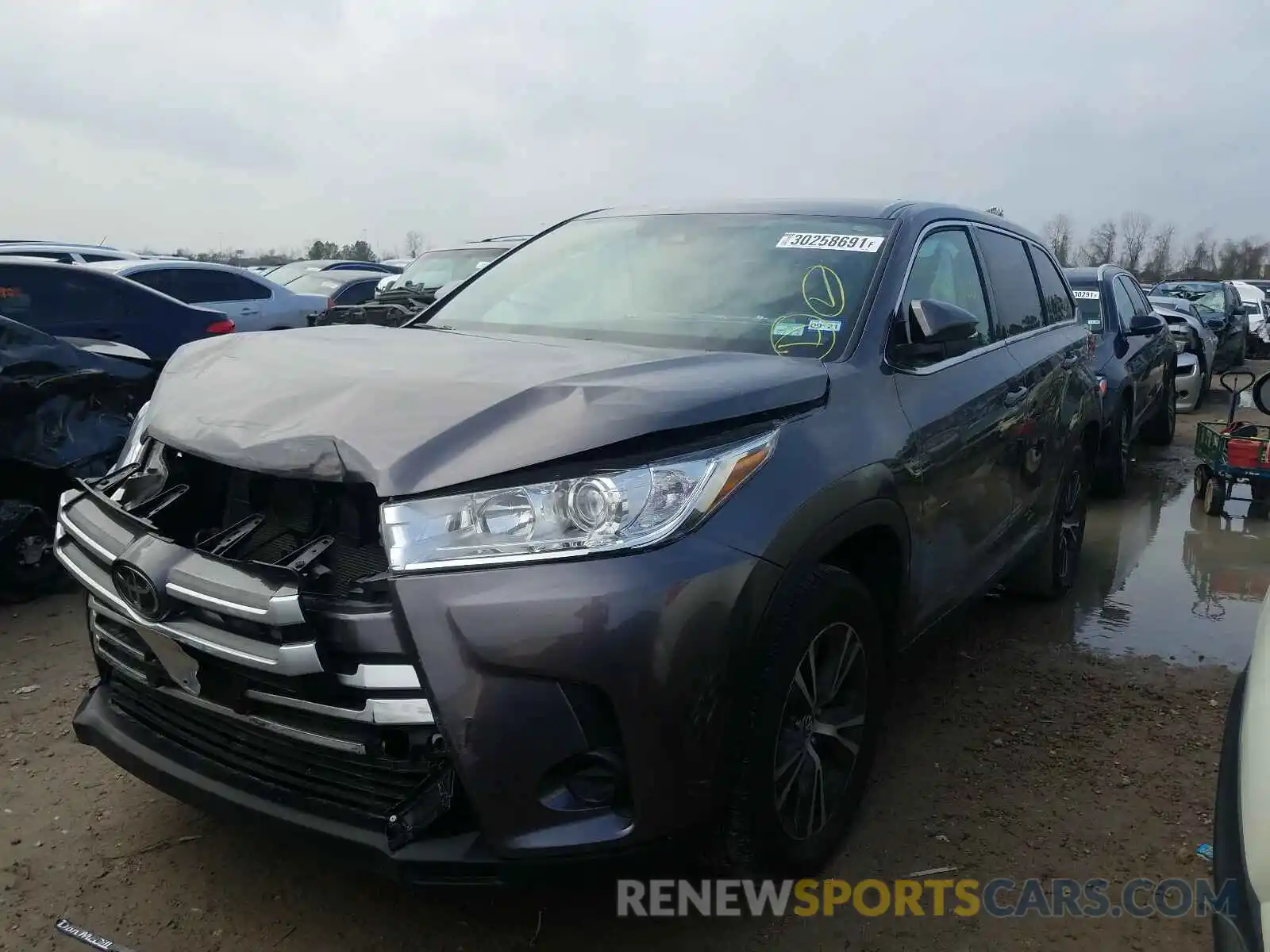 2 Photograph of a damaged car 5TDZARFH2KS054518 TOYOTA HIGHLANDER 2019