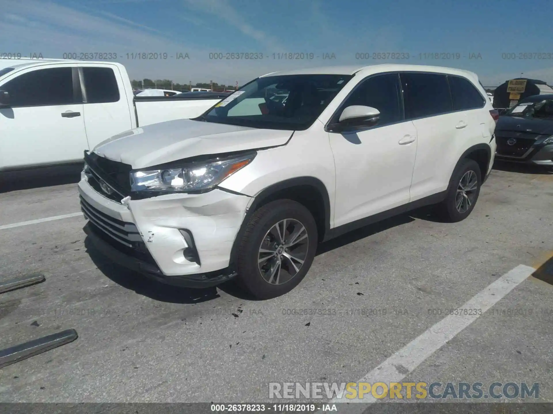 2 Photograph of a damaged car 5TDZARFH2KS054616 TOYOTA HIGHLANDER 2019