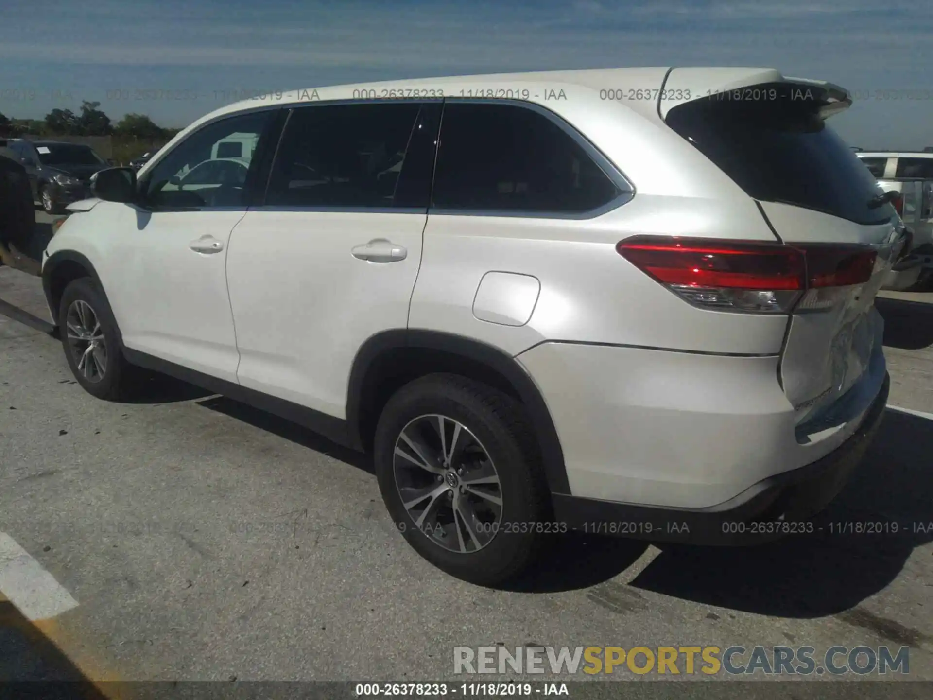 3 Фотография поврежденного автомобиля 5TDZARFH2KS054616 TOYOTA HIGHLANDER 2019