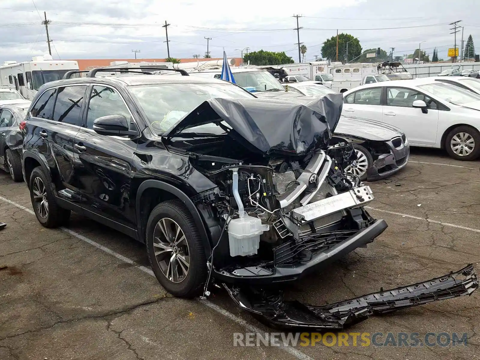 1 Photograph of a damaged car 5TDZARFH2KS055183 TOYOTA HIGHLANDER 2019