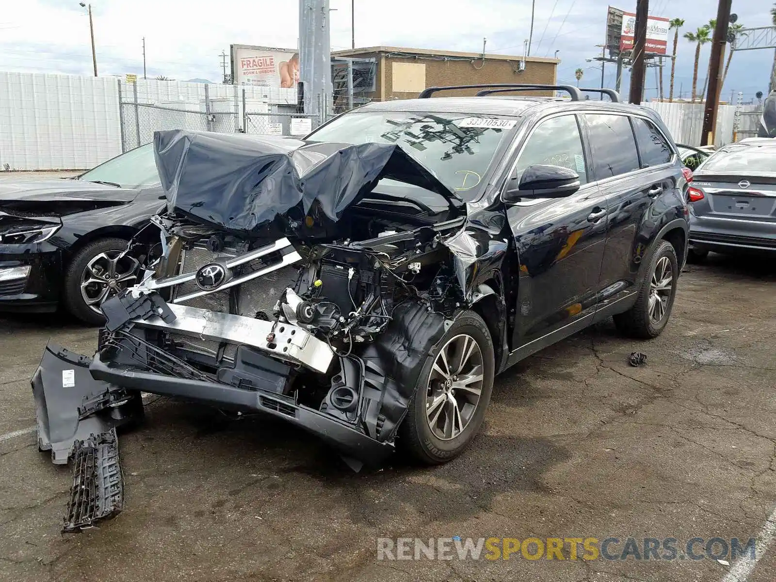 2 Photograph of a damaged car 5TDZARFH2KS055183 TOYOTA HIGHLANDER 2019