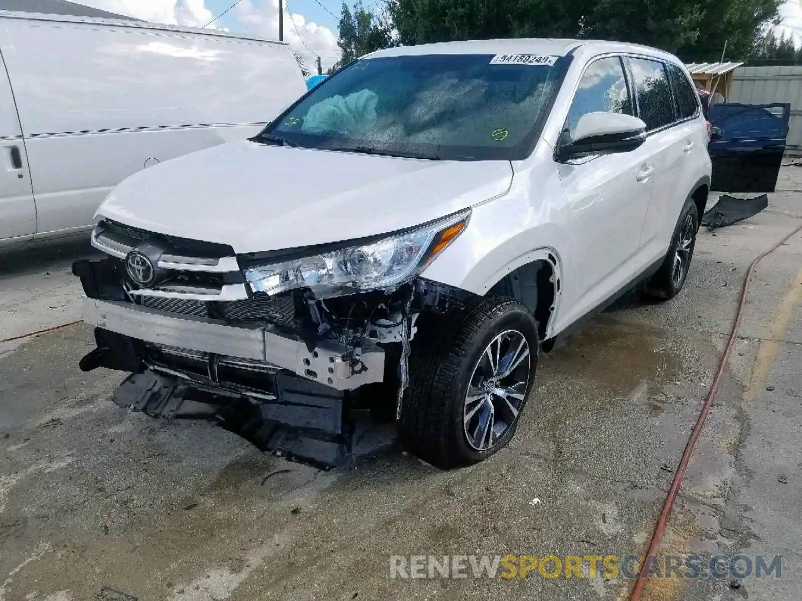 2 Photograph of a damaged car 5TDZARFH2KS056494 TOYOTA HIGHLANDER 2019