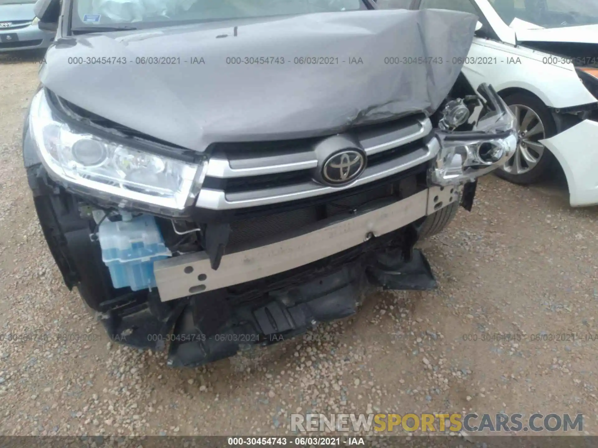 6 Photograph of a damaged car 5TDZARFH2KS058567 TOYOTA HIGHLANDER 2019