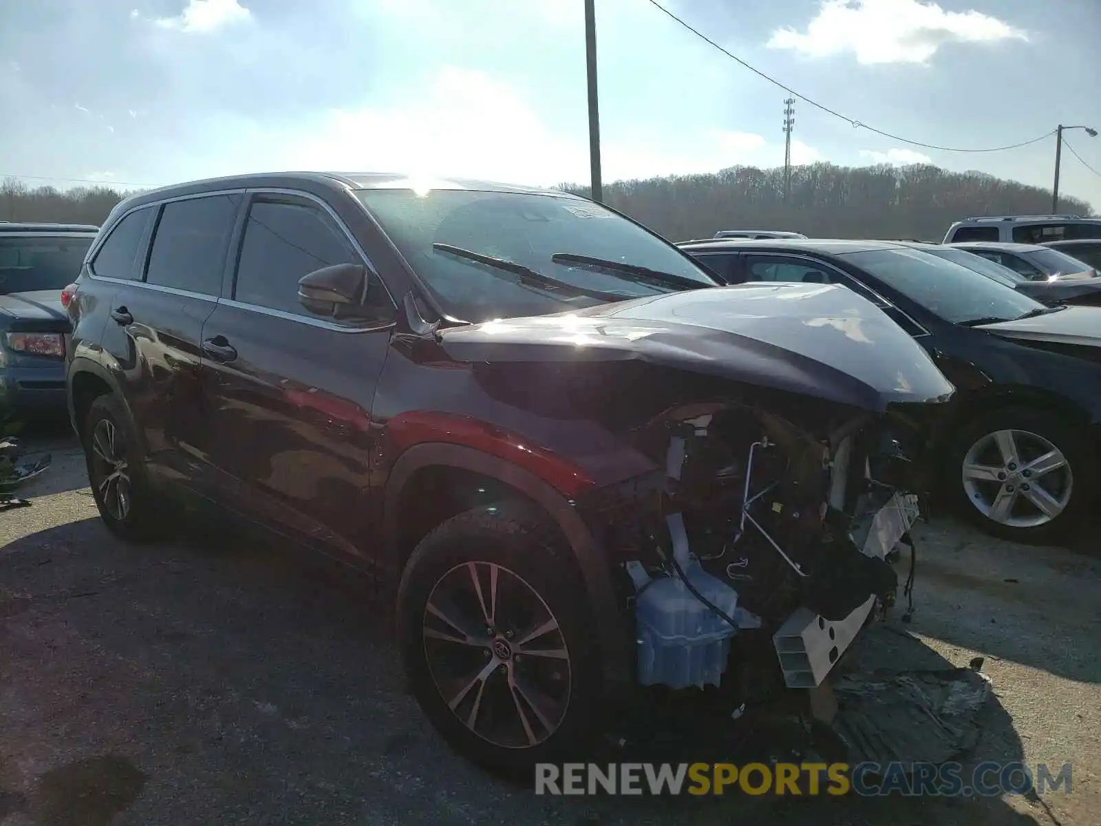 1 Photograph of a damaged car 5TDZARFH2KS058620 TOYOTA HIGHLANDER 2019