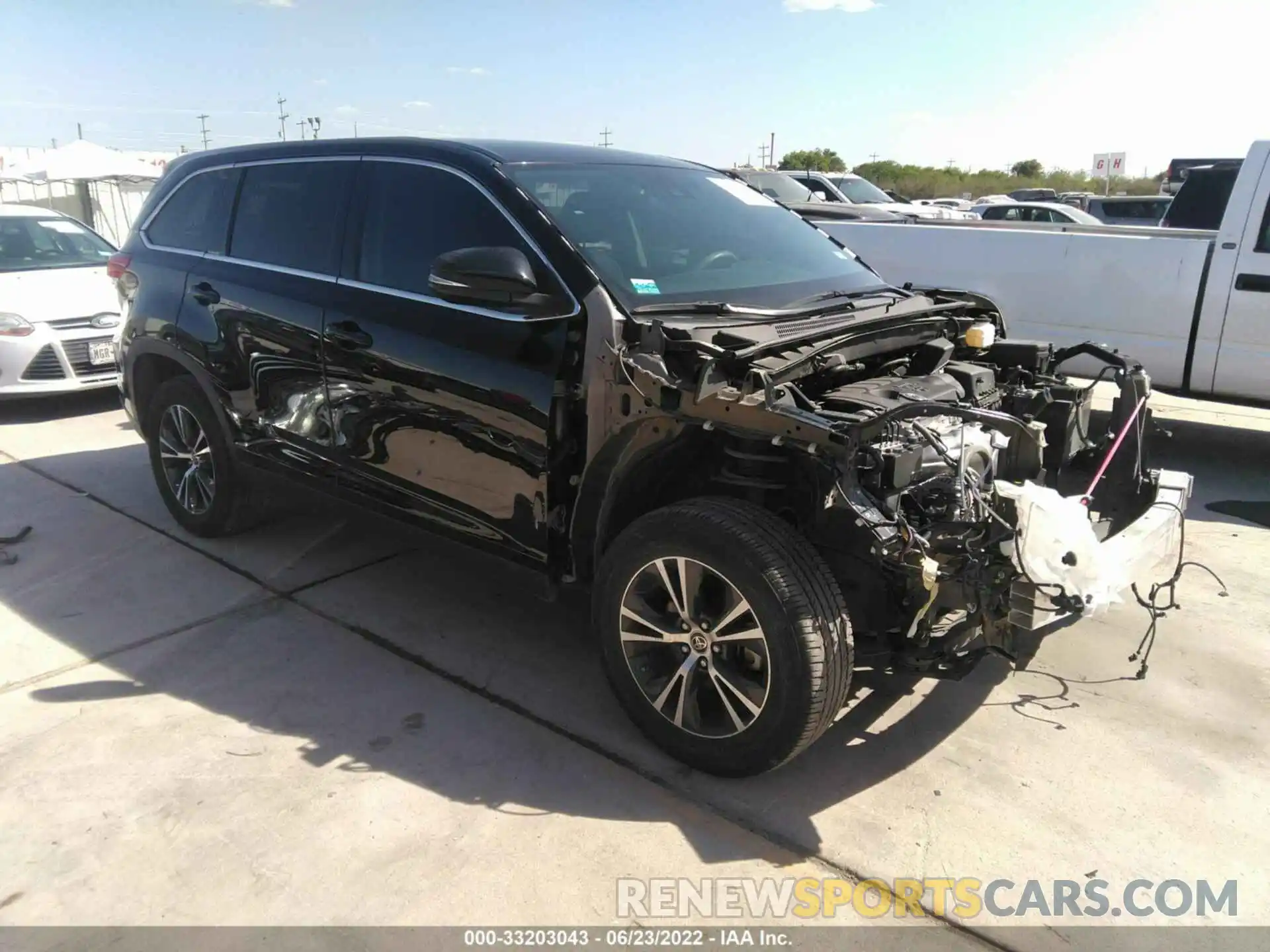 1 Photograph of a damaged car 5TDZARFH2KS060643 TOYOTA HIGHLANDER 2019