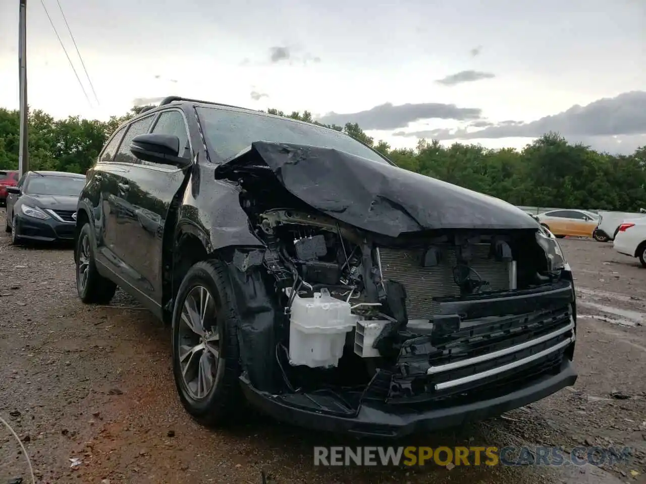 1 Photograph of a damaged car 5TDZARFH2KS060772 TOYOTA HIGHLANDER 2019