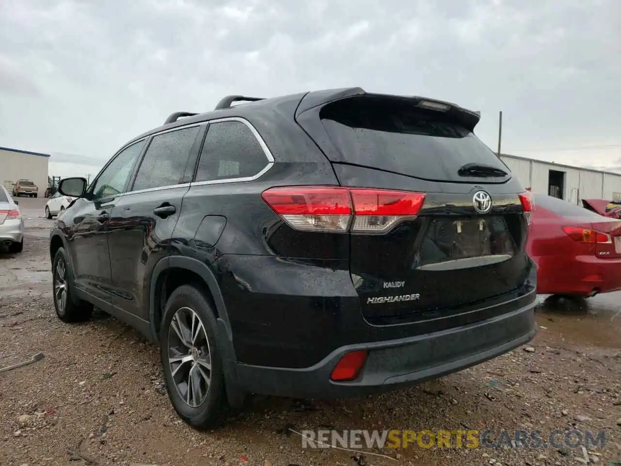 3 Photograph of a damaged car 5TDZARFH2KS060772 TOYOTA HIGHLANDER 2019