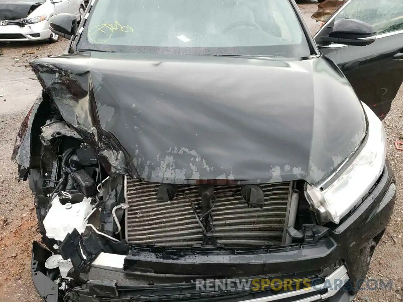 7 Photograph of a damaged car 5TDZARFH2KS060772 TOYOTA HIGHLANDER 2019