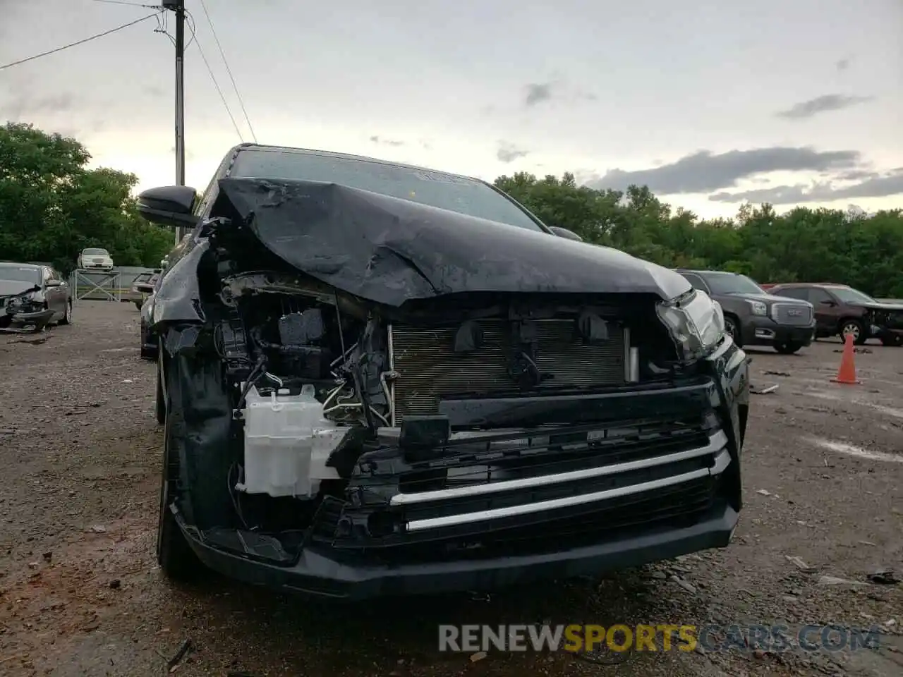 9 Photograph of a damaged car 5TDZARFH2KS060772 TOYOTA HIGHLANDER 2019