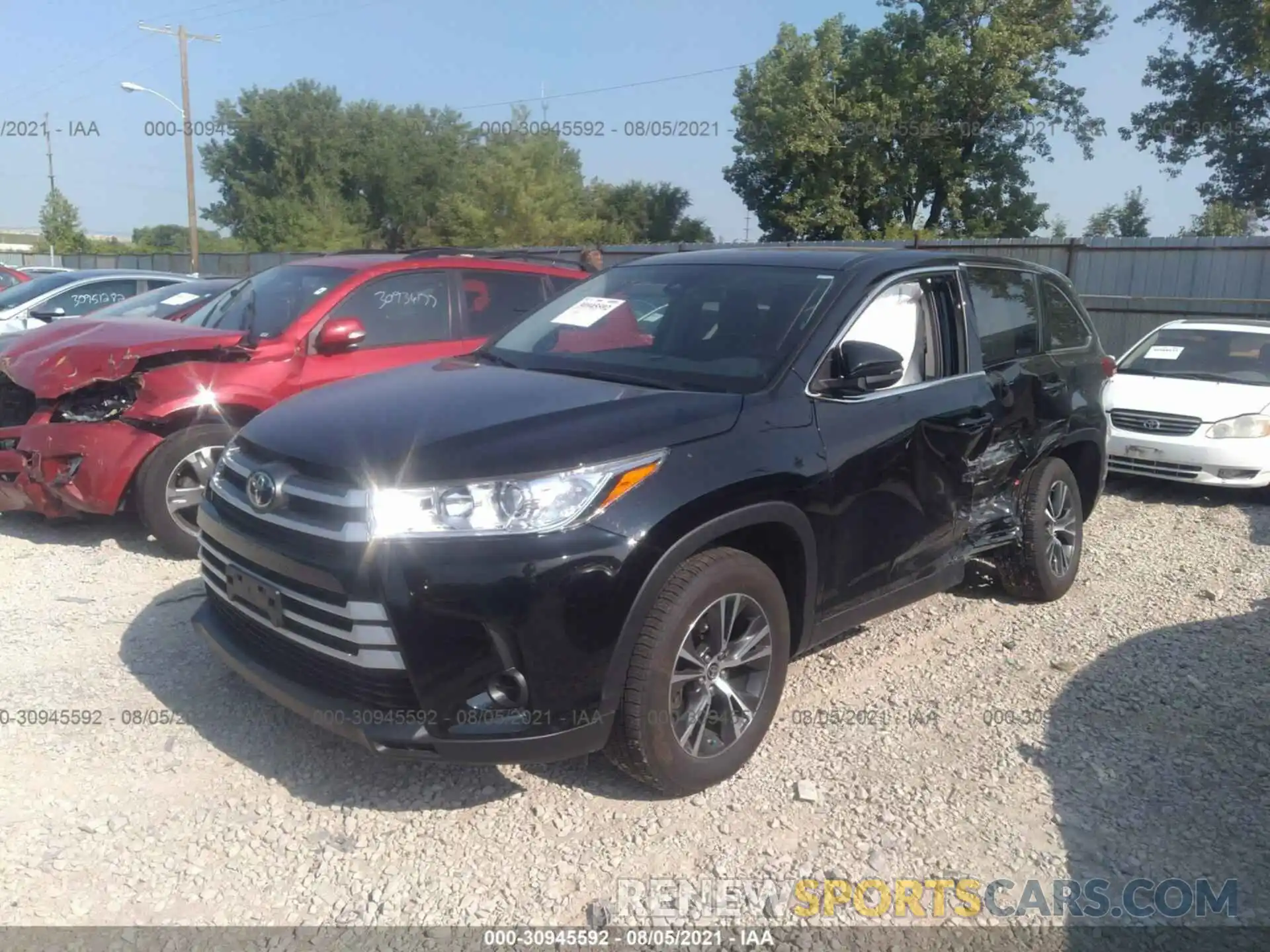 2 Photograph of a damaged car 5TDZARFH2KS060786 TOYOTA HIGHLANDER 2019