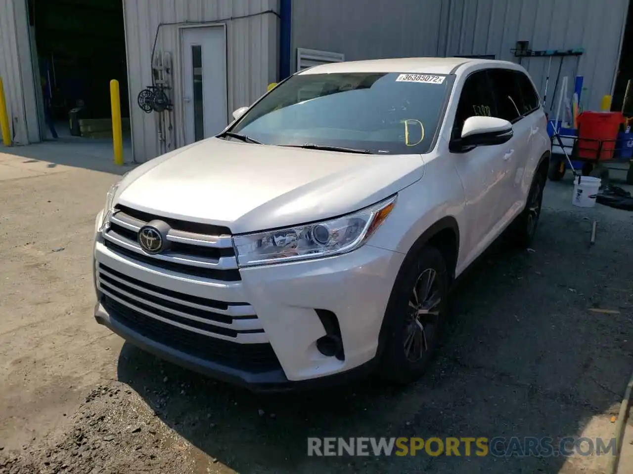 2 Photograph of a damaged car 5TDZARFH3KS042605 TOYOTA HIGHLANDER 2019