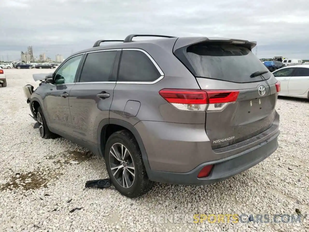 3 Photograph of a damaged car 5TDZARFH3KS042636 TOYOTA HIGHLANDER 2019