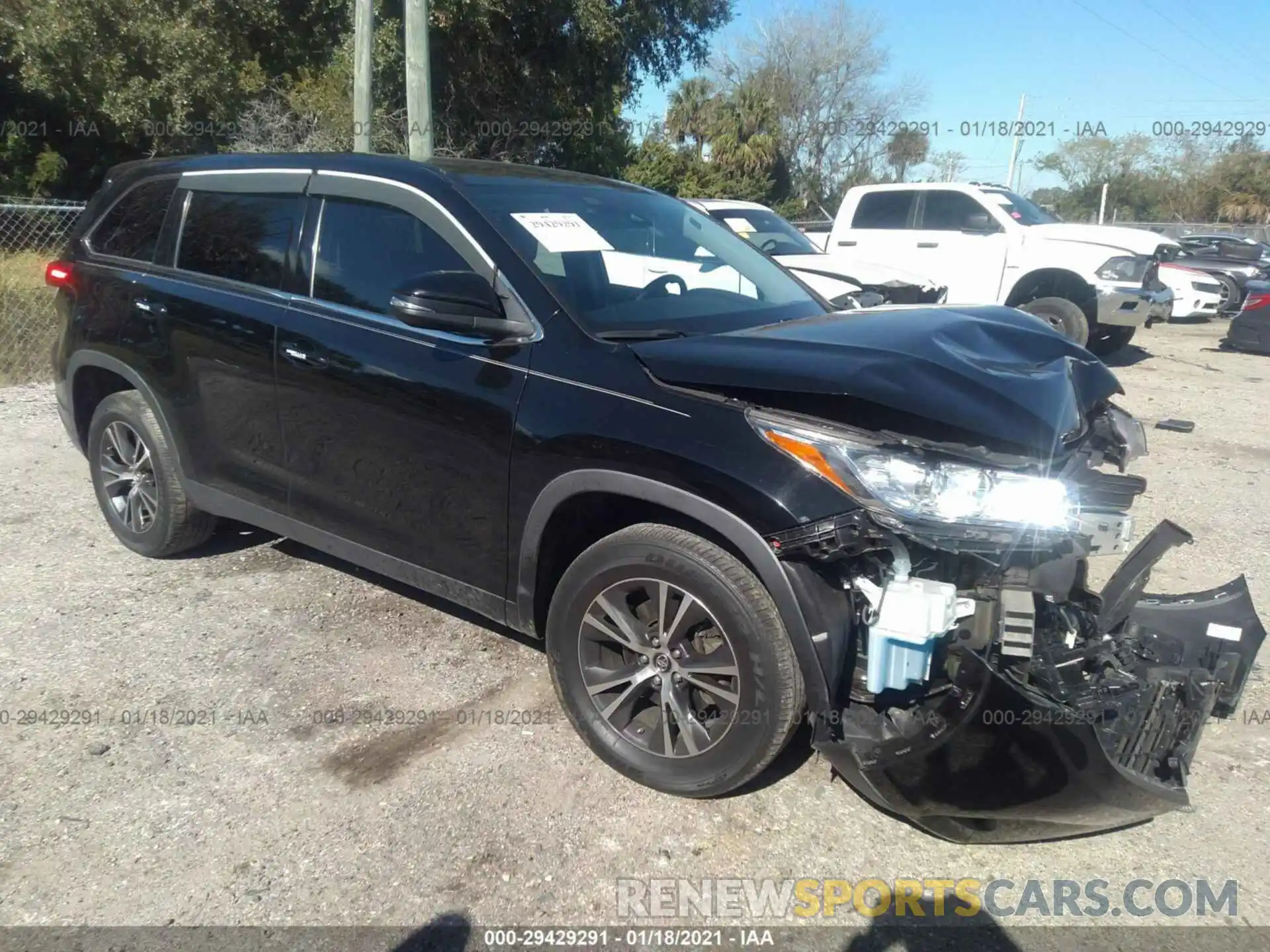 1 Photograph of a damaged car 5TDZARFH3KS042801 TOYOTA HIGHLANDER 2019