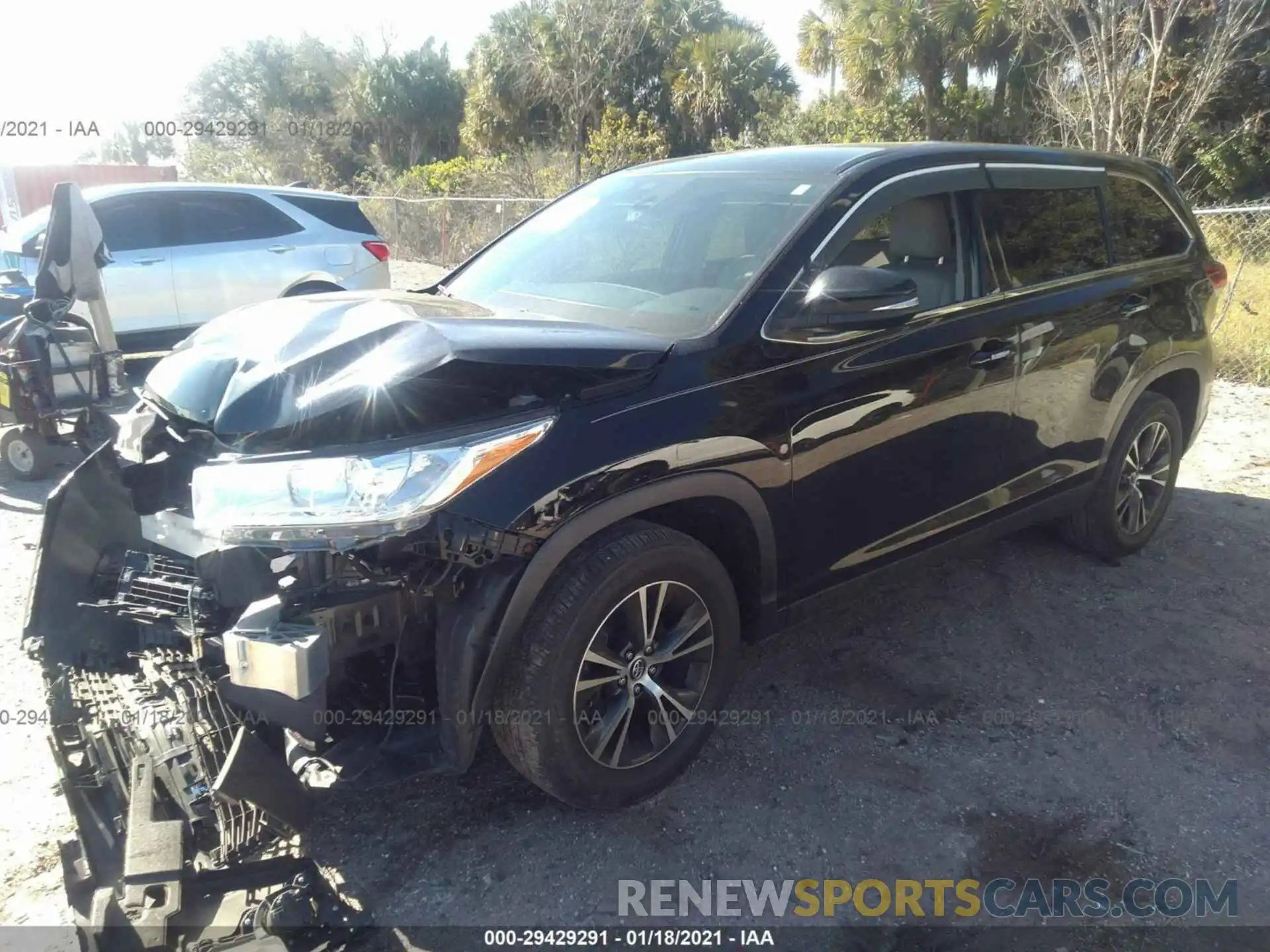 2 Photograph of a damaged car 5TDZARFH3KS042801 TOYOTA HIGHLANDER 2019