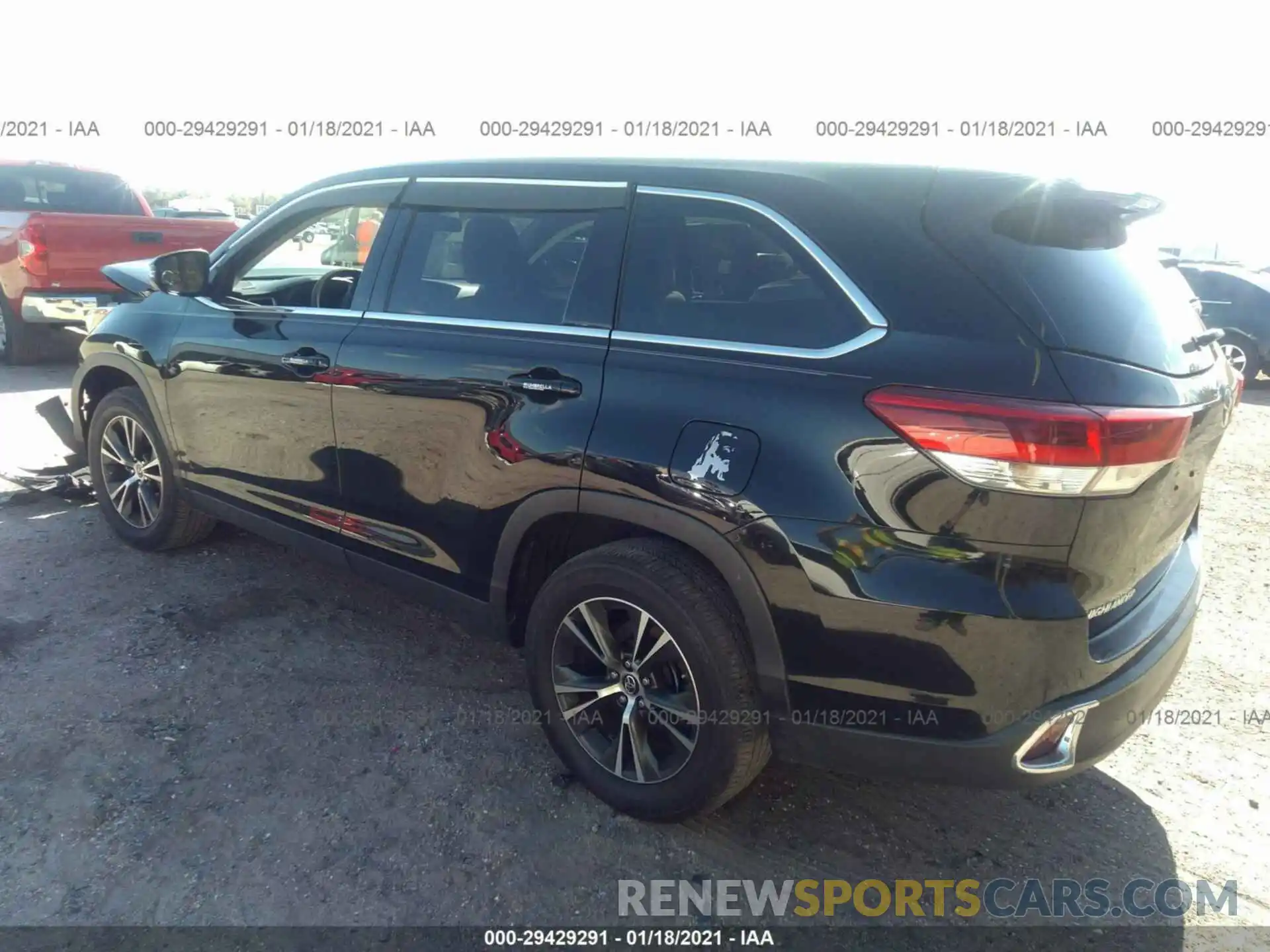 3 Photograph of a damaged car 5TDZARFH3KS042801 TOYOTA HIGHLANDER 2019