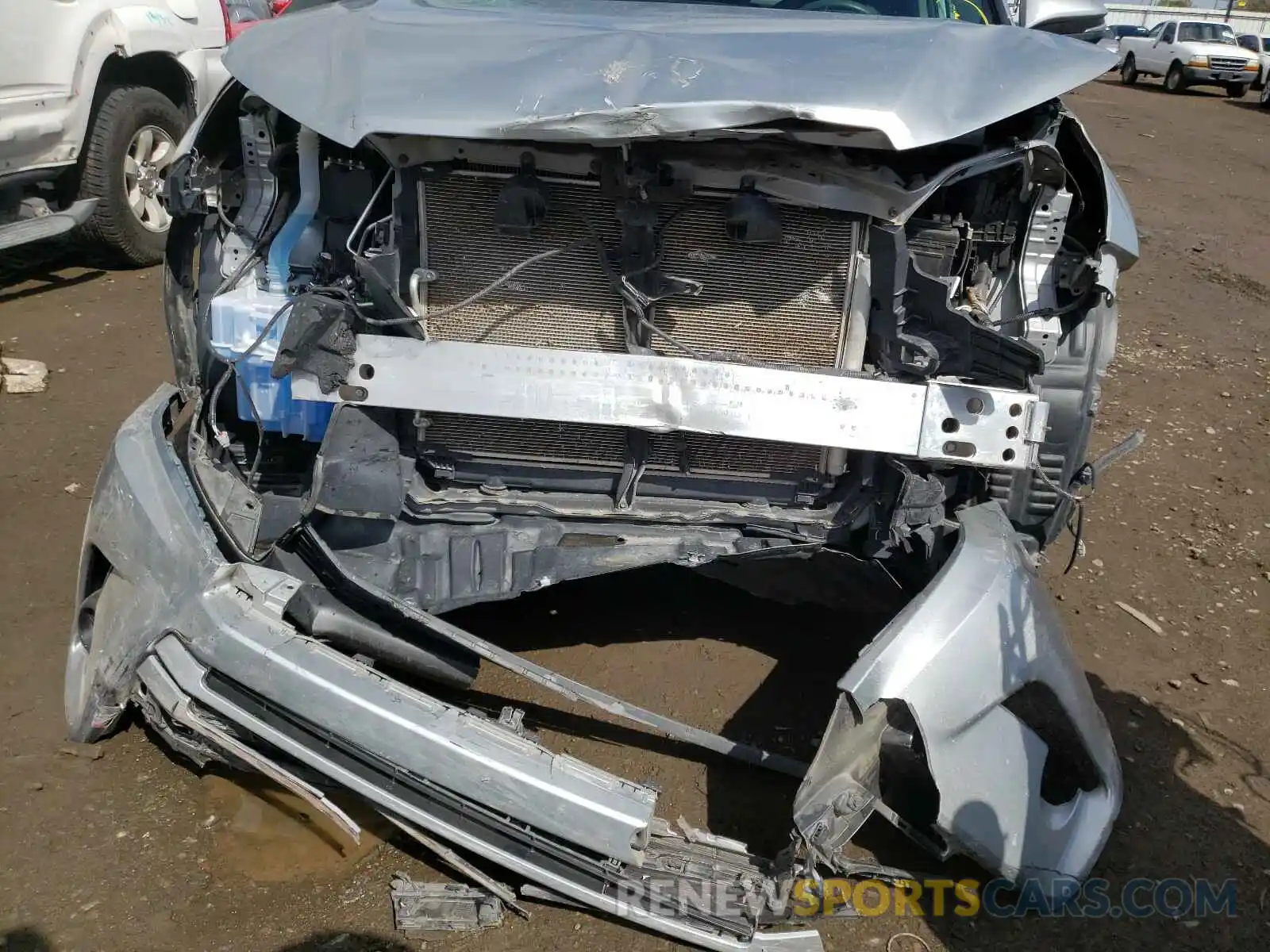 9 Photograph of a damaged car 5TDZARFH3KS043284 TOYOTA HIGHLANDER 2019