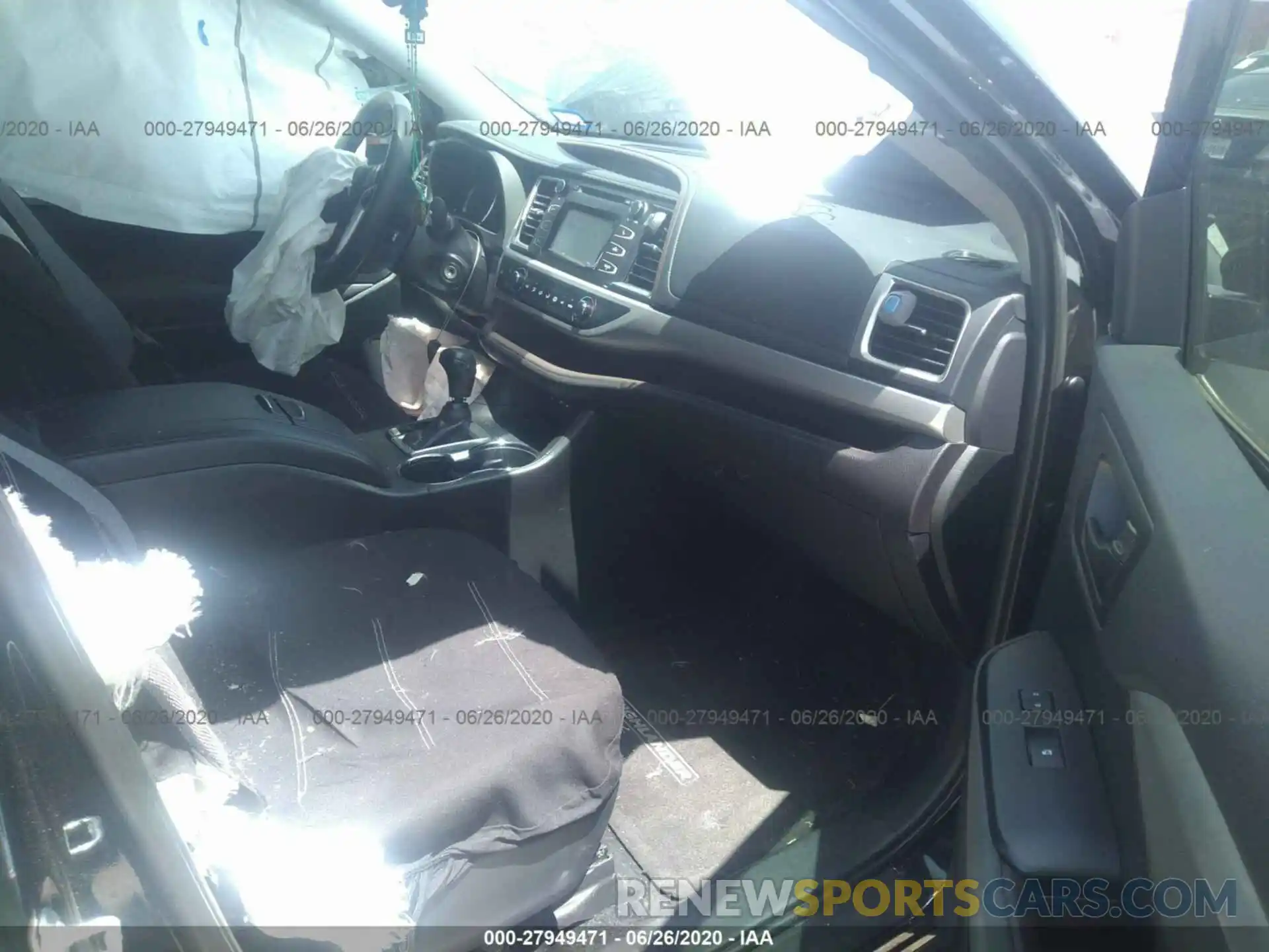 5 Photograph of a damaged car 5TDZARFH3KS045522 TOYOTA HIGHLANDER 2019