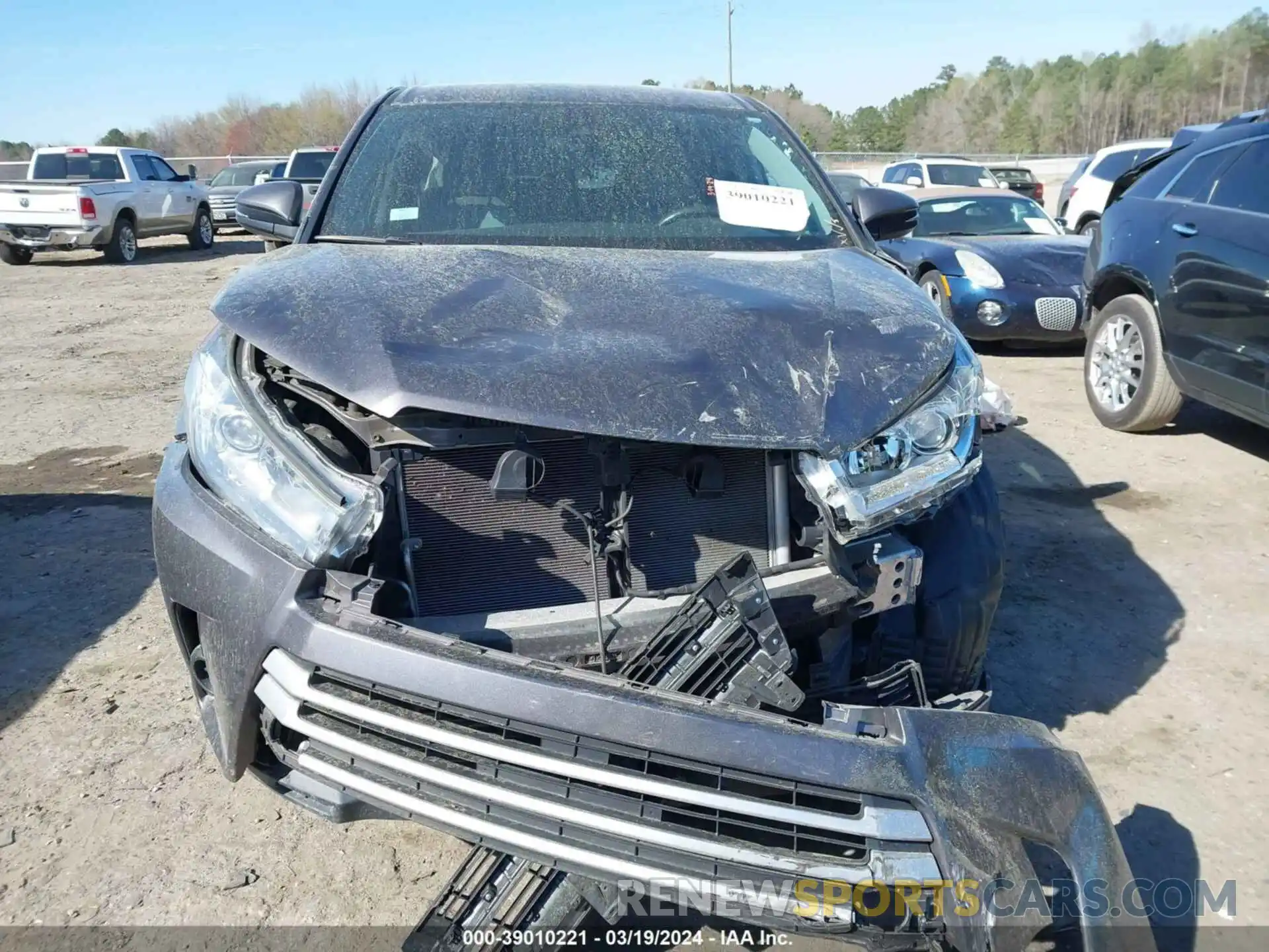 12 Photograph of a damaged car 5TDZARFH3KS045567 TOYOTA HIGHLANDER 2019