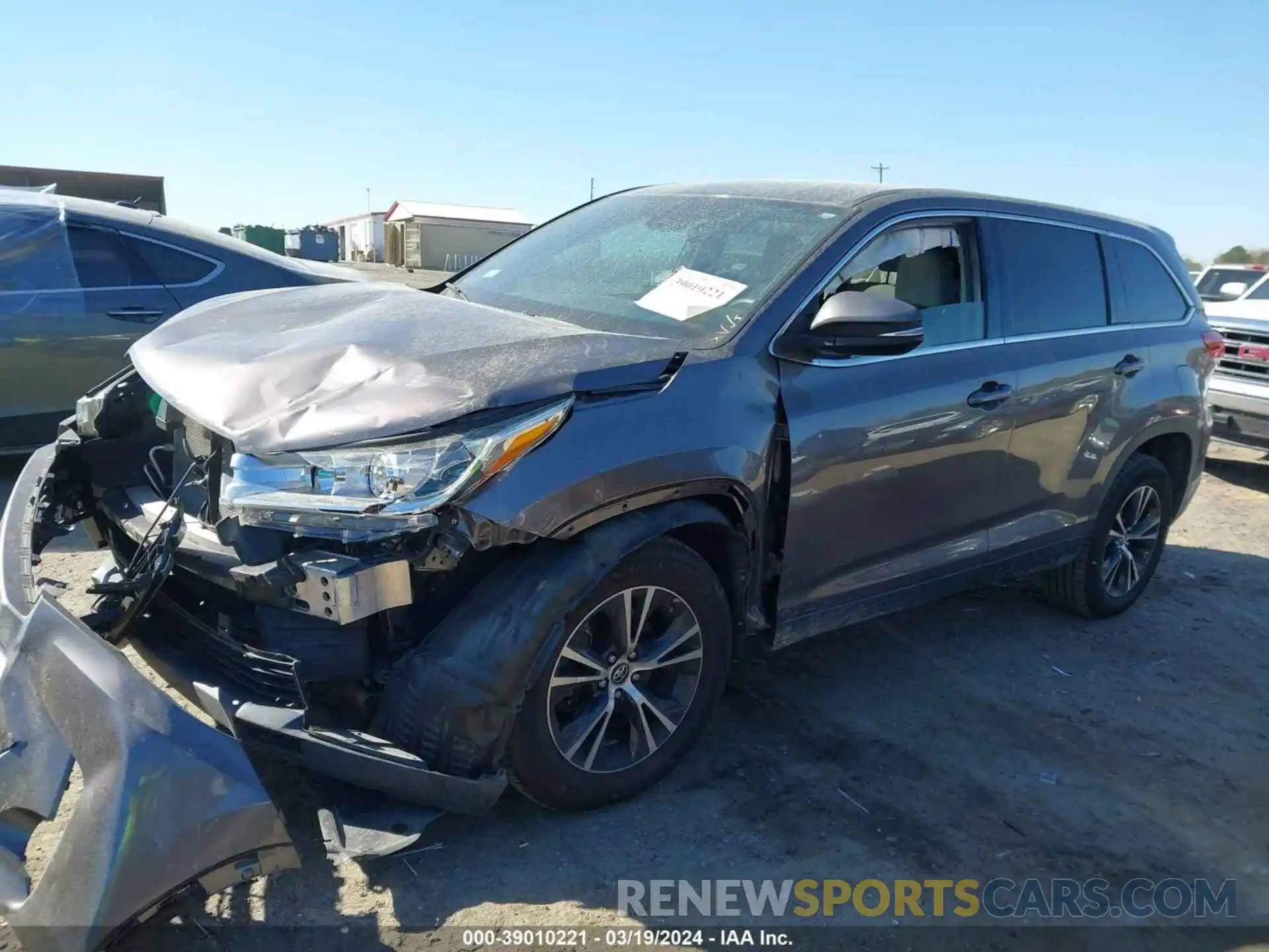 2 Photograph of a damaged car 5TDZARFH3KS045567 TOYOTA HIGHLANDER 2019