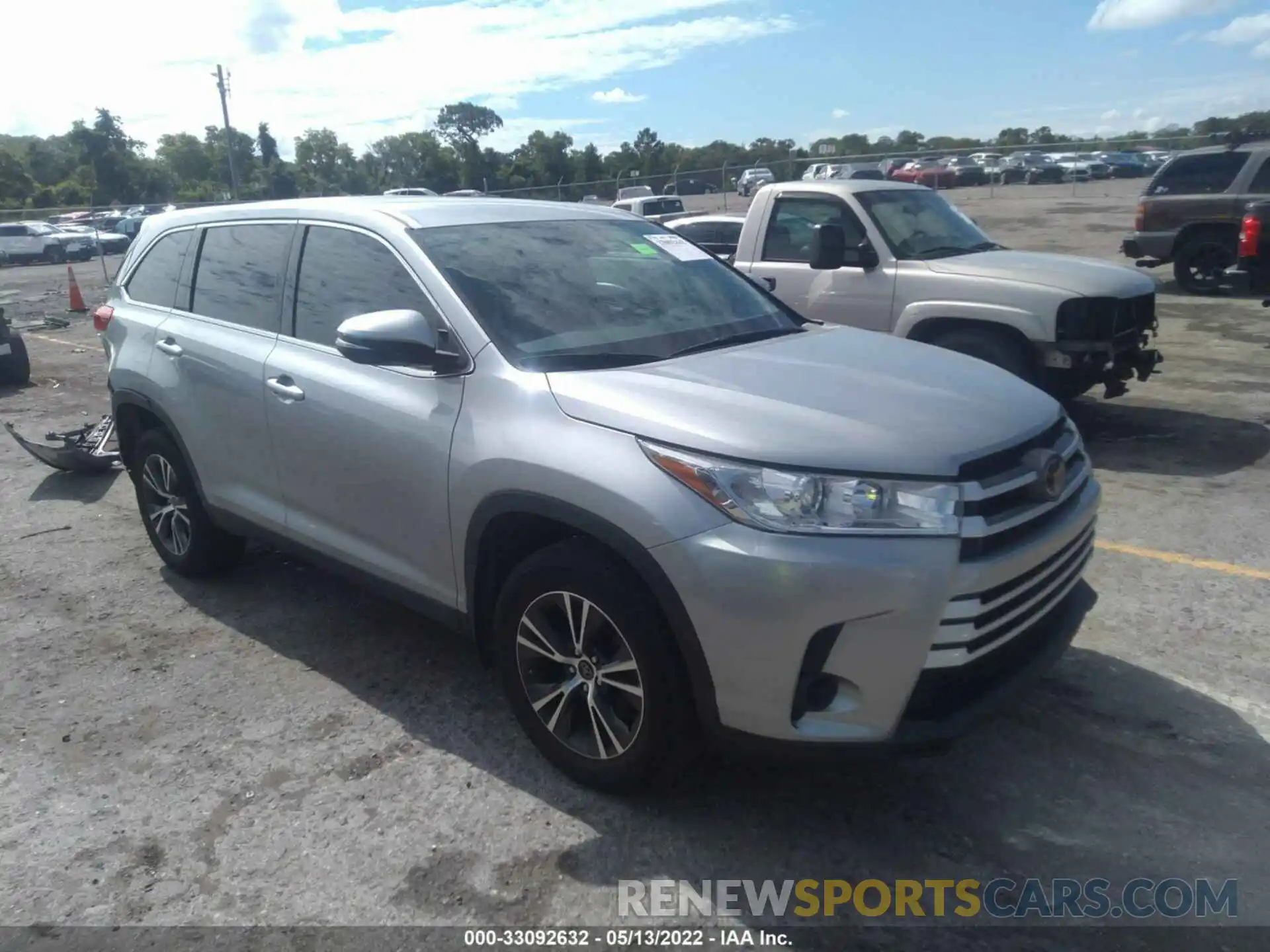 1 Photograph of a damaged car 5TDZARFH3KS045634 TOYOTA HIGHLANDER 2019