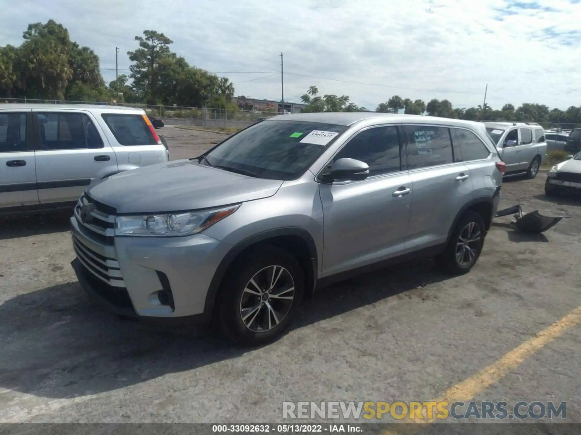 2 Photograph of a damaged car 5TDZARFH3KS045634 TOYOTA HIGHLANDER 2019