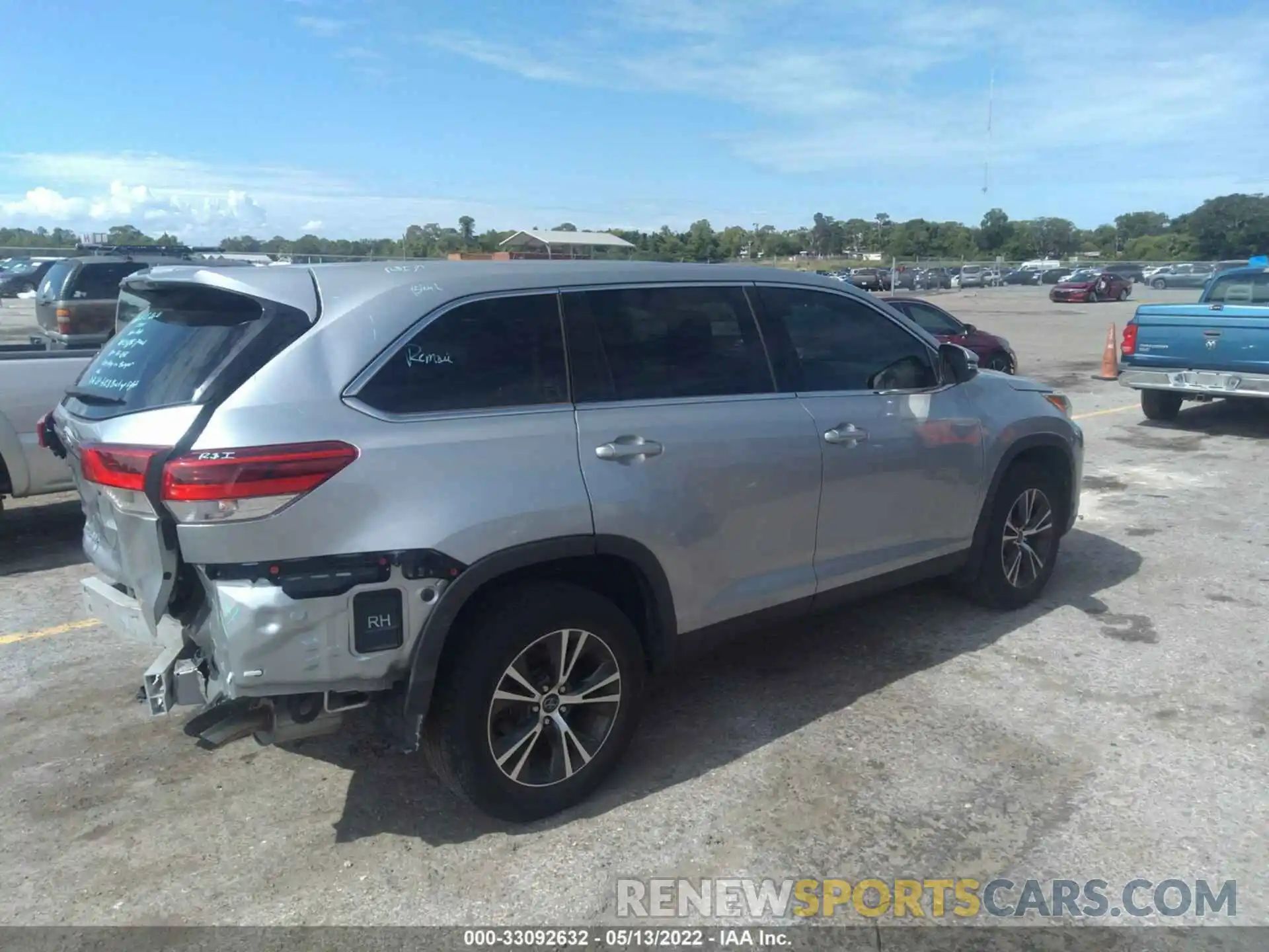 4 Фотография поврежденного автомобиля 5TDZARFH3KS045634 TOYOTA HIGHLANDER 2019