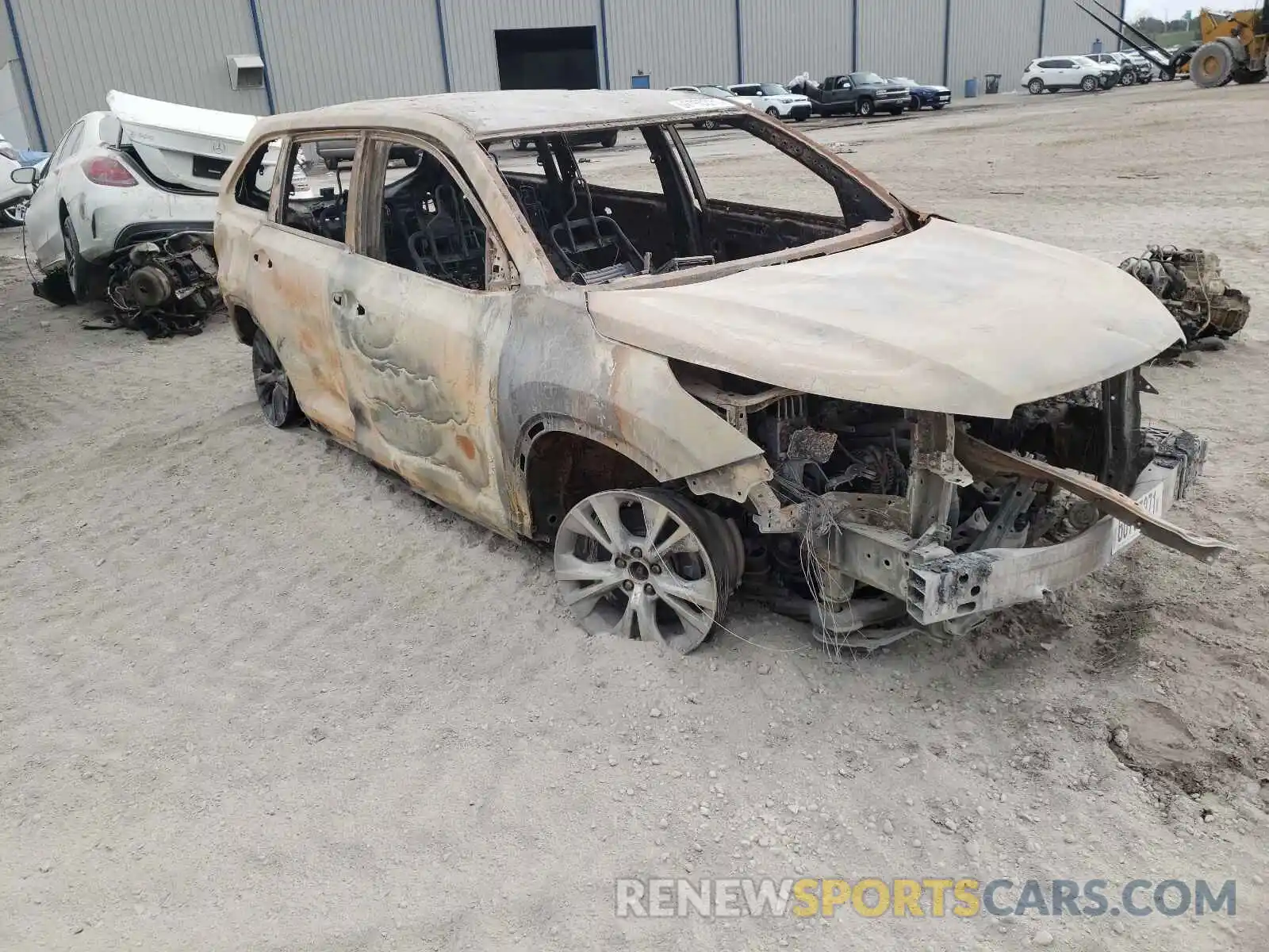 1 Photograph of a damaged car 5TDZARFH3KS046704 TOYOTA HIGHLANDER 2019