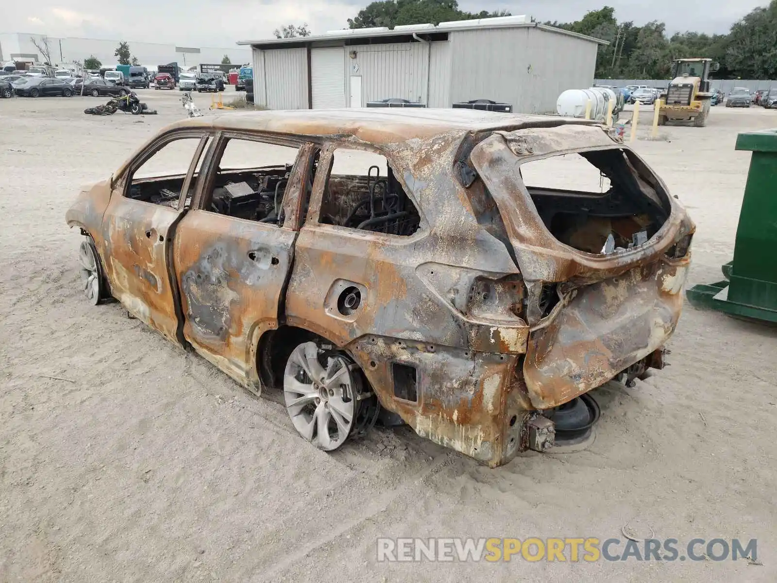 3 Photograph of a damaged car 5TDZARFH3KS046704 TOYOTA HIGHLANDER 2019