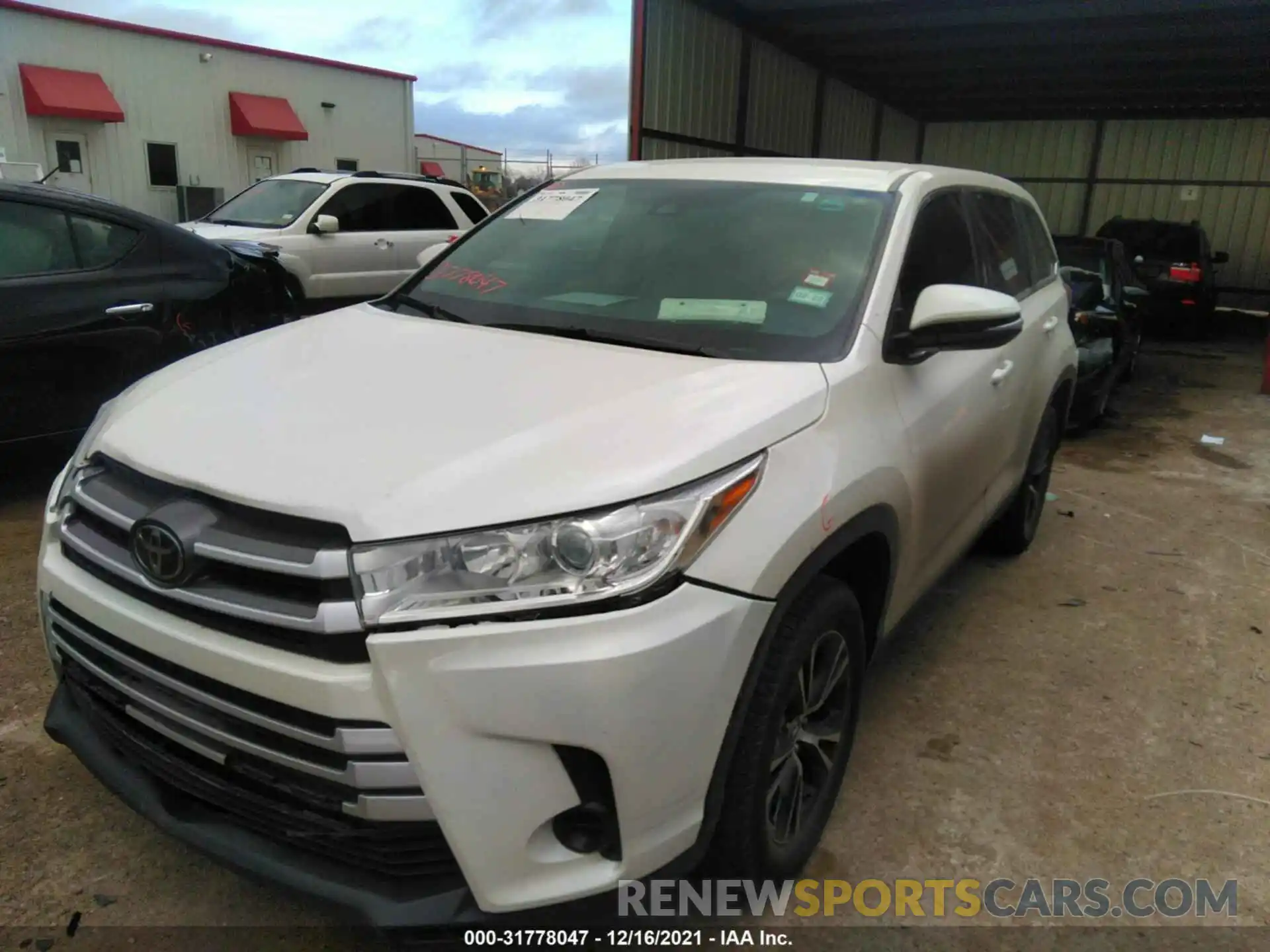 6 Photograph of a damaged car 5TDZARFH3KS047805 TOYOTA HIGHLANDER 2019