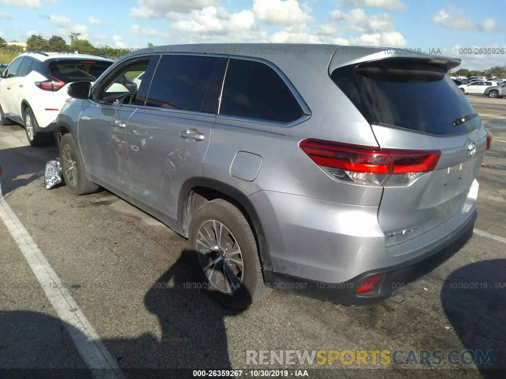 3 Photograph of a damaged car 5TDZARFH3KS047920 TOYOTA HIGHLANDER 2019