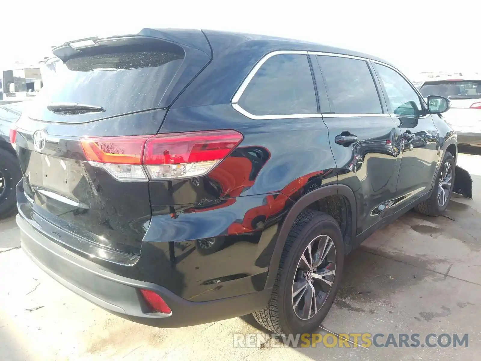 4 Фотография поврежденного автомобиля 5TDZARFH3KS047951 TOYOTA HIGHLANDER 2019