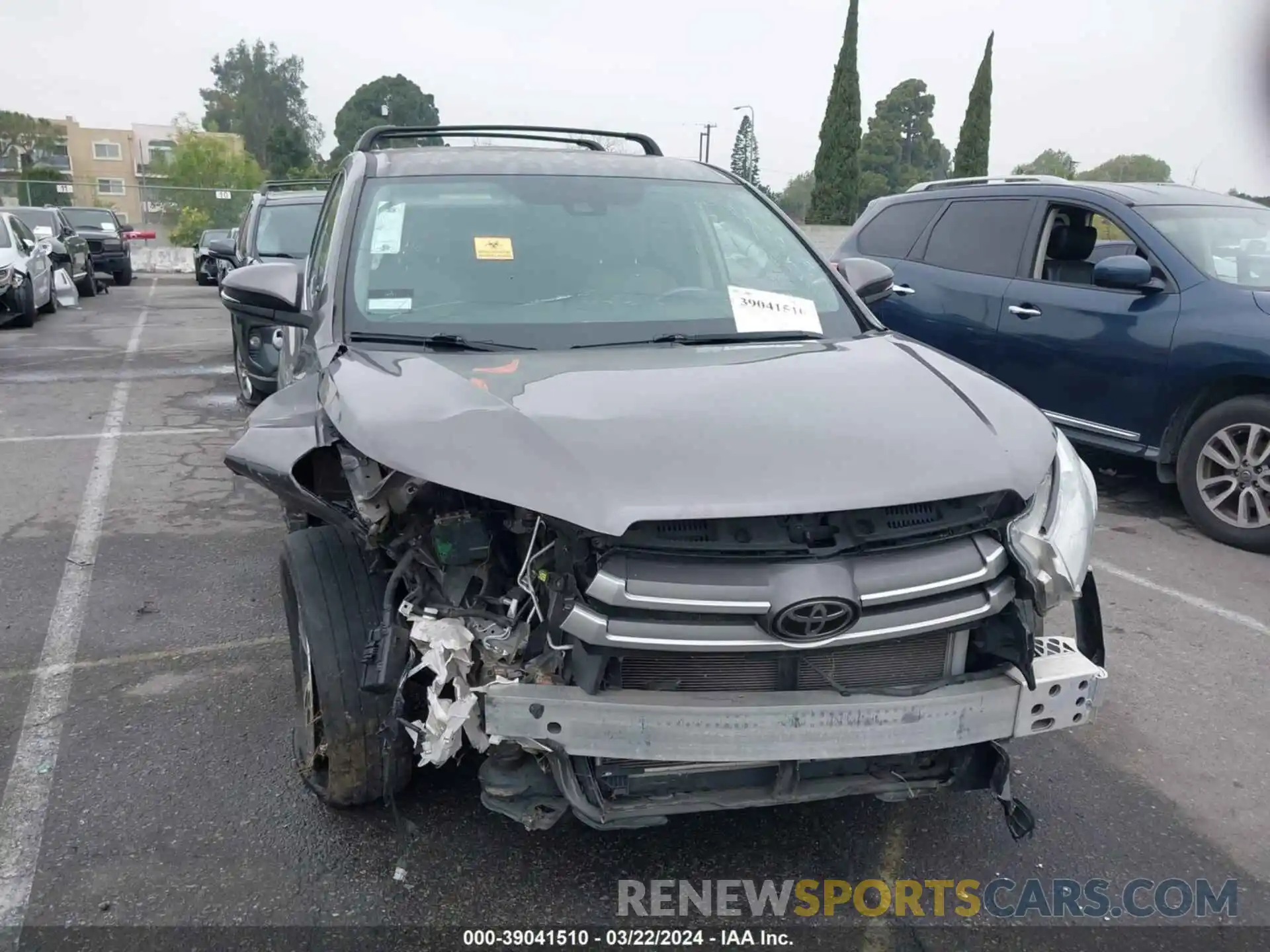 6 Photograph of a damaged car 5TDZARFH3KS049828 TOYOTA HIGHLANDER 2019