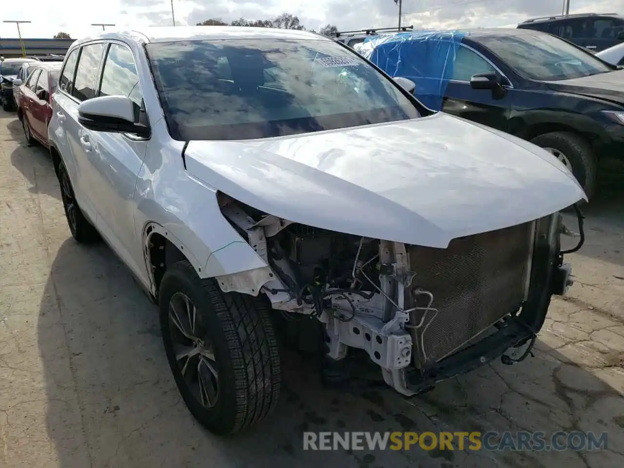 1 Photograph of a damaged car 5TDZARFH3KS050252 TOYOTA HIGHLANDER 2019