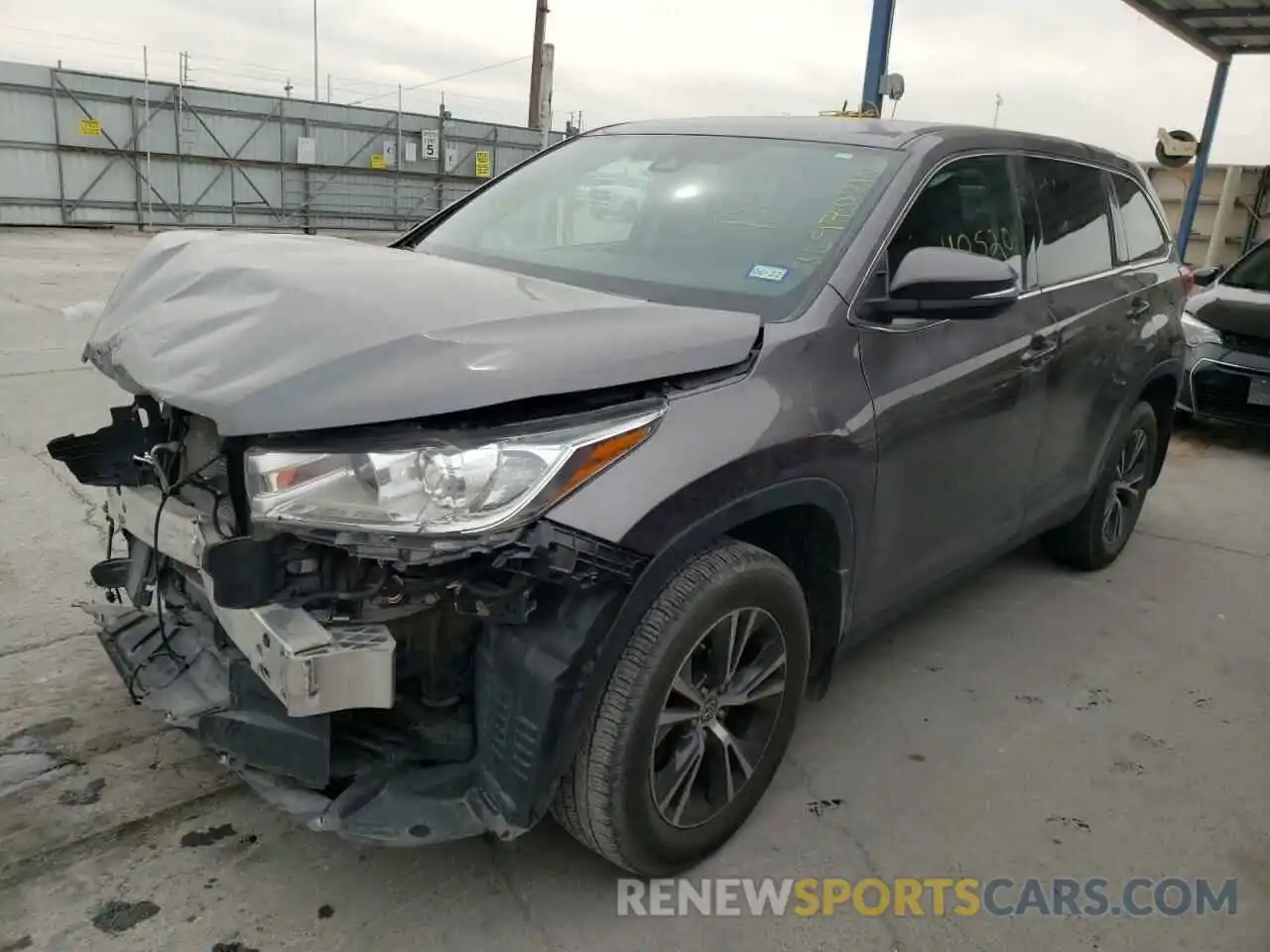 2 Photograph of a damaged car 5TDZARFH3KS052101 TOYOTA HIGHLANDER 2019