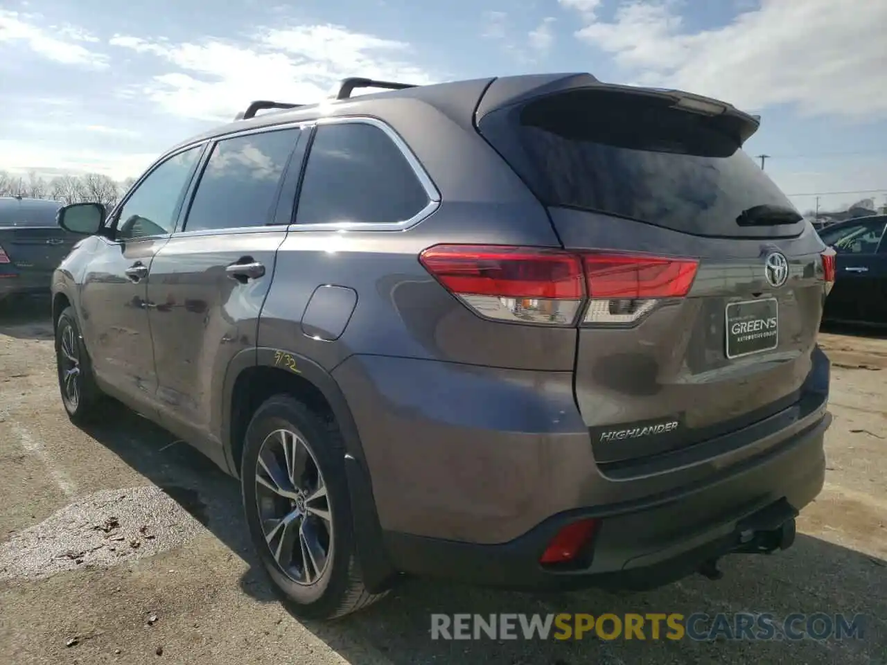 3 Photograph of a damaged car 5TDZARFH3KS052230 TOYOTA HIGHLANDER 2019