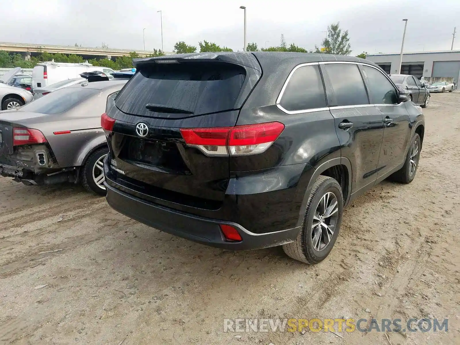 4 Фотография поврежденного автомобиля 5TDZARFH3KS053491 TOYOTA HIGHLANDER 2019