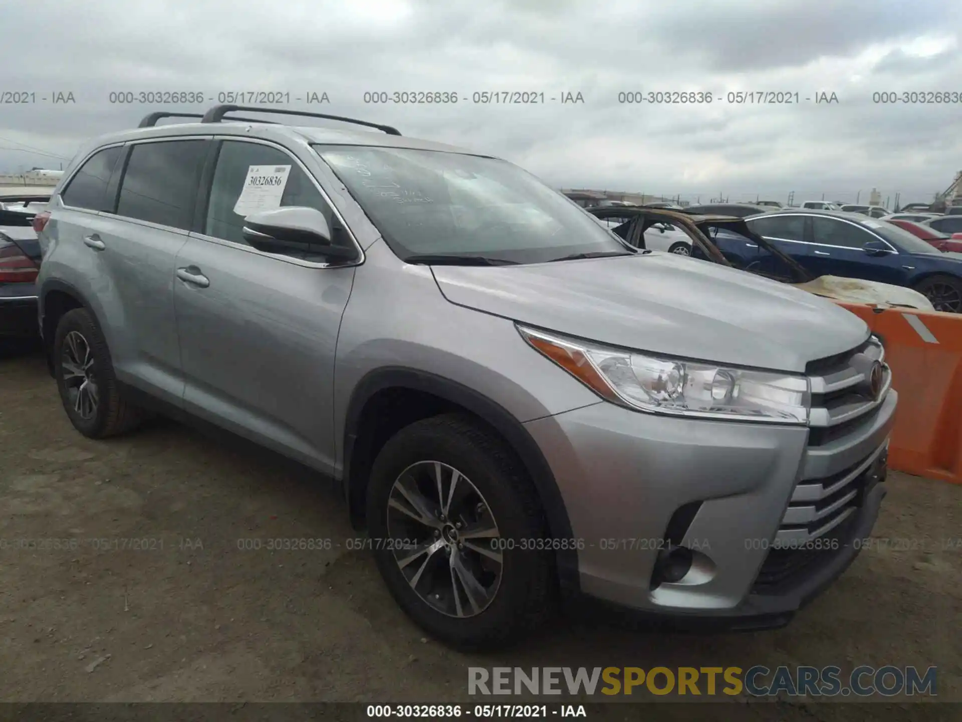 1 Photograph of a damaged car 5TDZARFH3KS057038 TOYOTA HIGHLANDER 2019