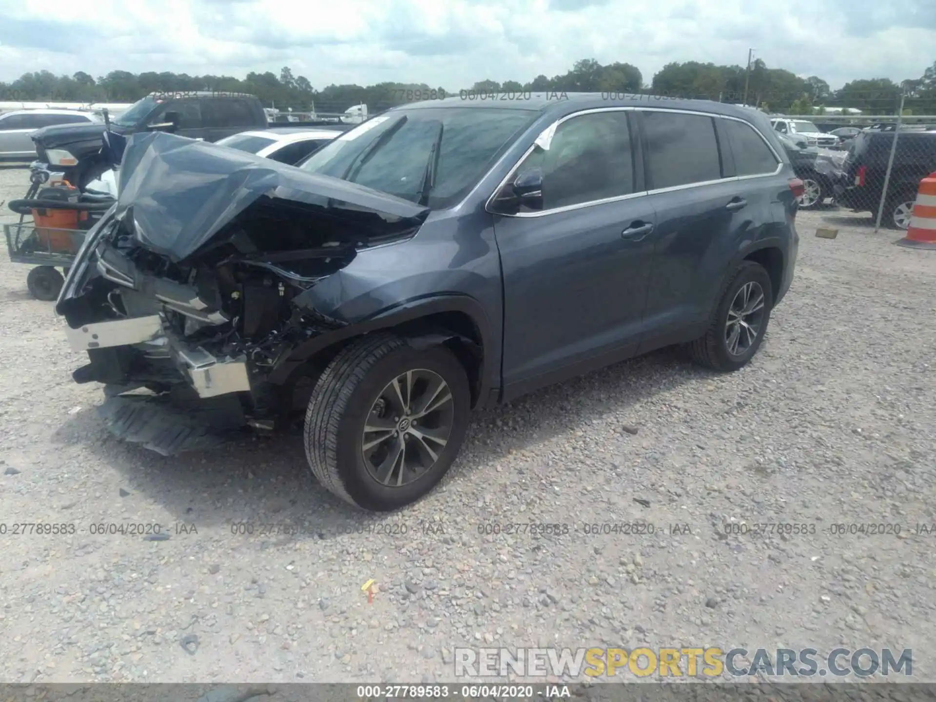 2 Photograph of a damaged car 5TDZARFH3KS057427 TOYOTA HIGHLANDER 2019