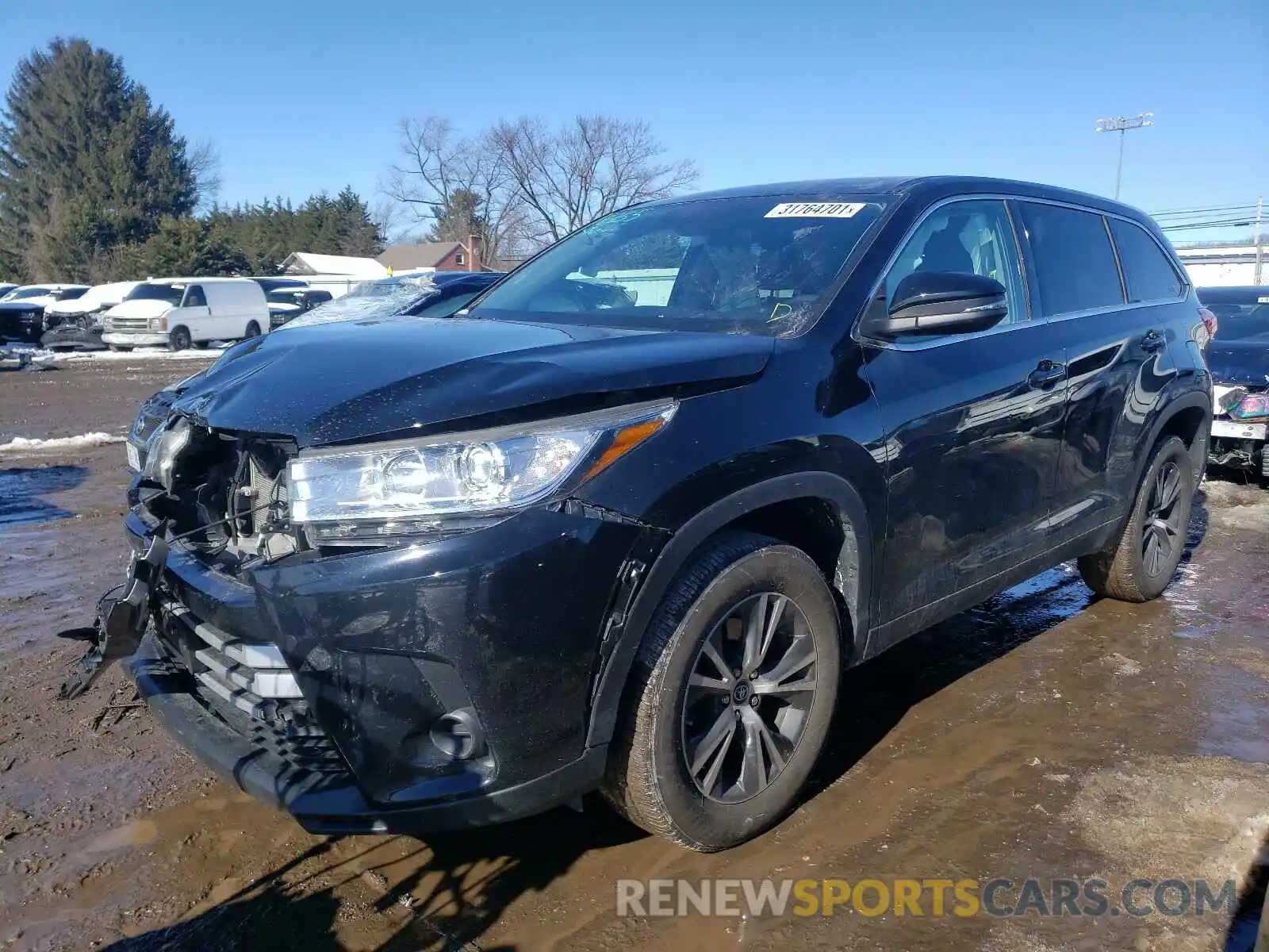 2 Photograph of a damaged car 5TDZARFH3KS057489 TOYOTA HIGHLANDER 2019