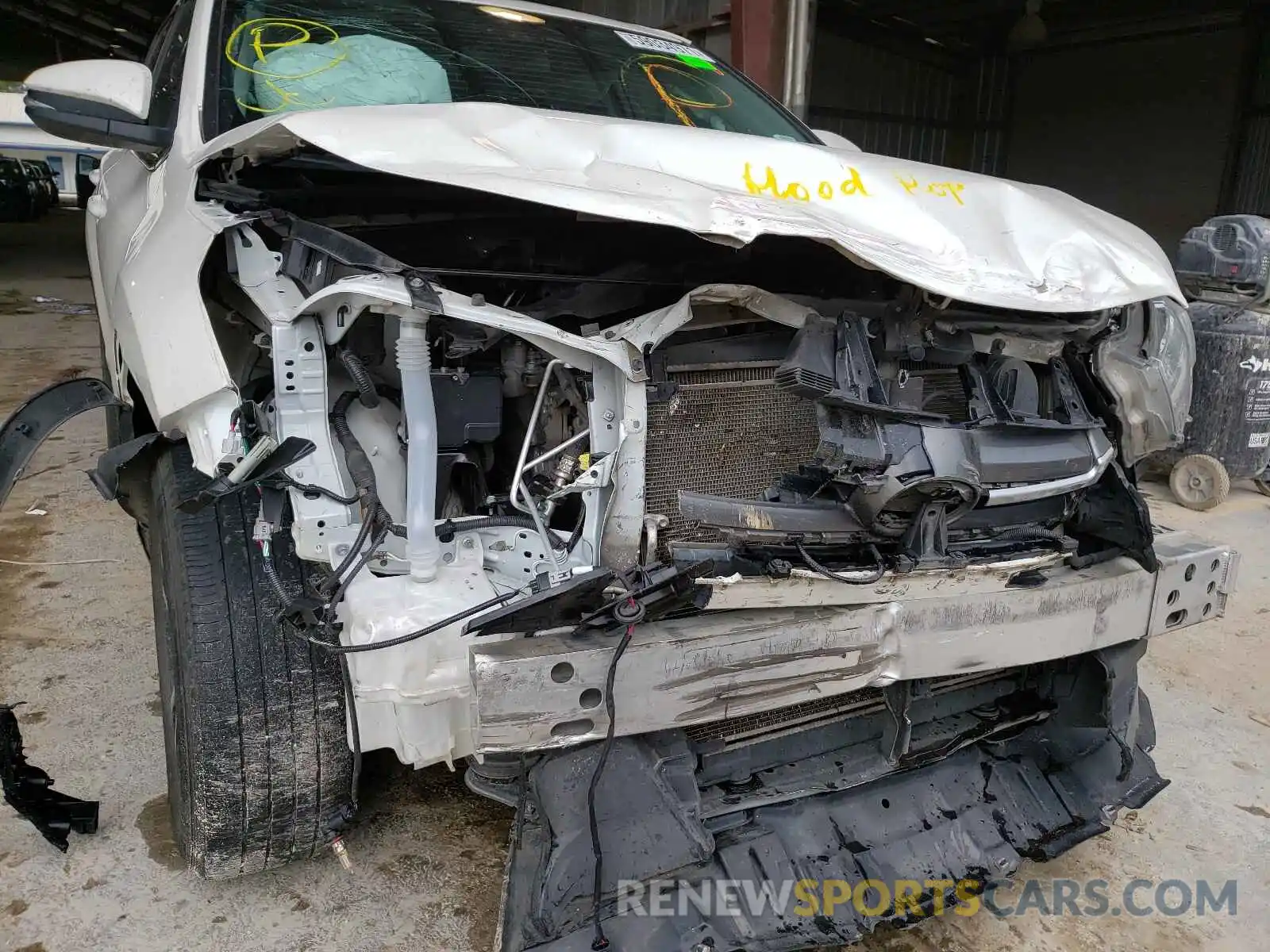 9 Photograph of a damaged car 5TDZARFH3KS057881 TOYOTA HIGHLANDER 2019