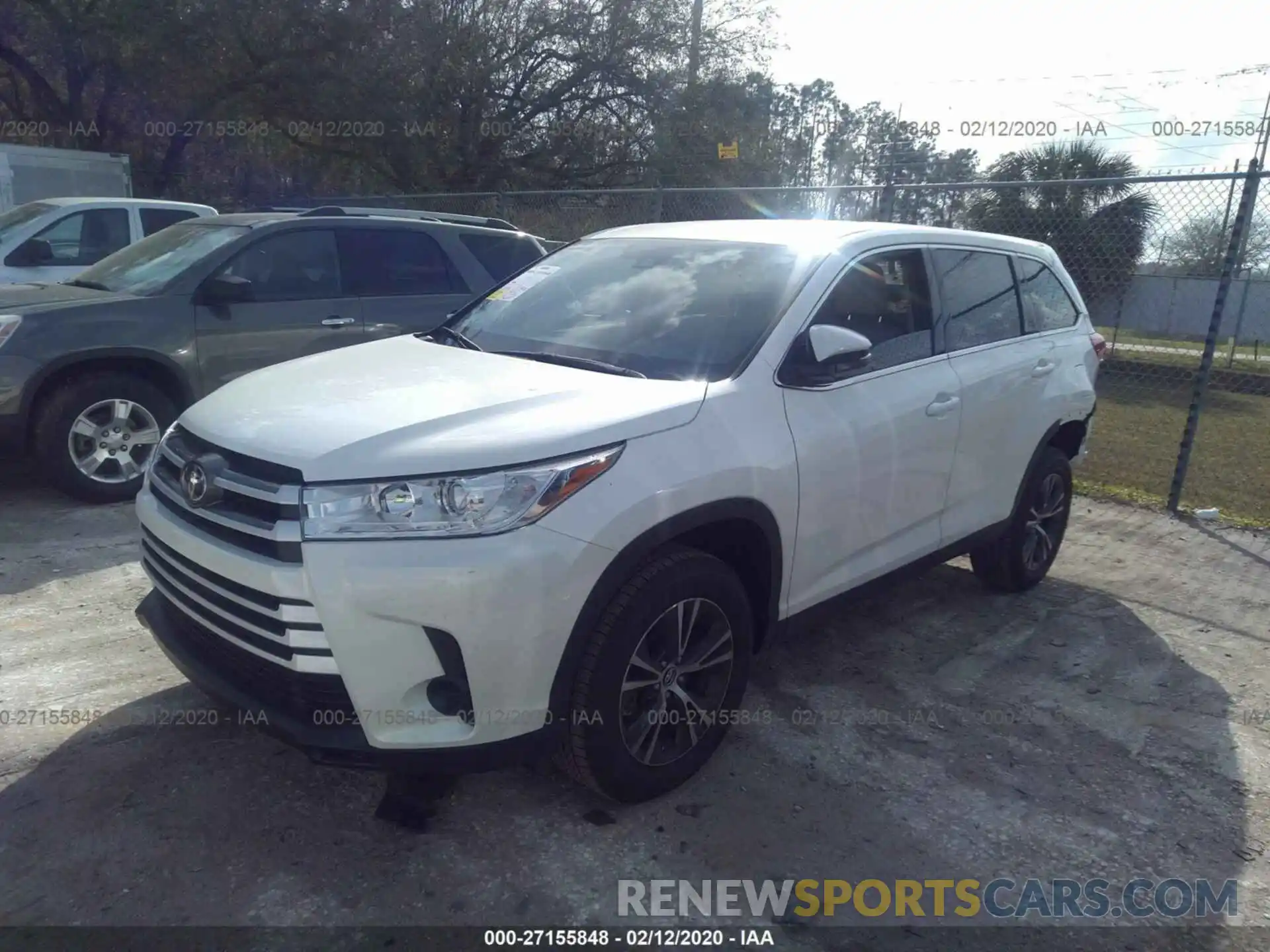 2 Photograph of a damaged car 5TDZARFH3KS058478 TOYOTA HIGHLANDER 2019